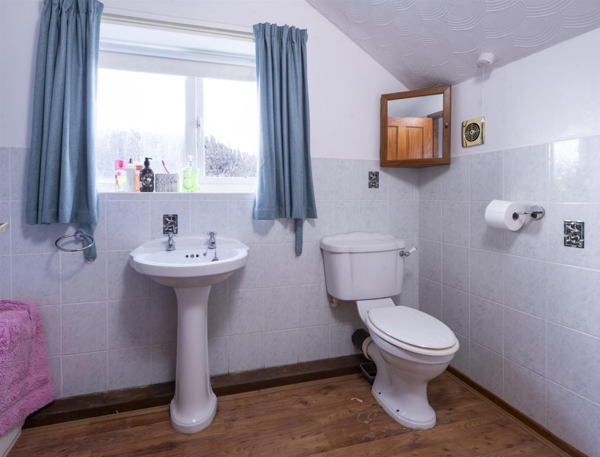 White Oak Drive, Kingswinford, DY6 9QN