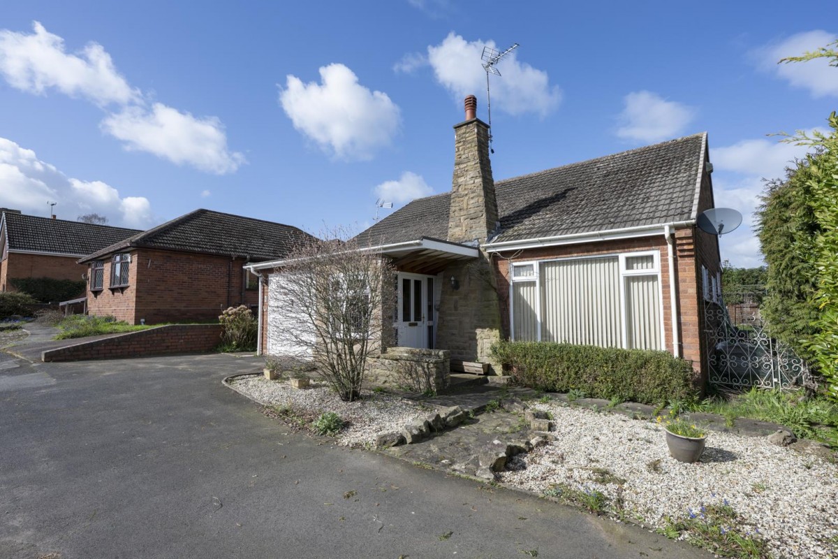 White Oak Drive, Kingswinford, DY6 9QN