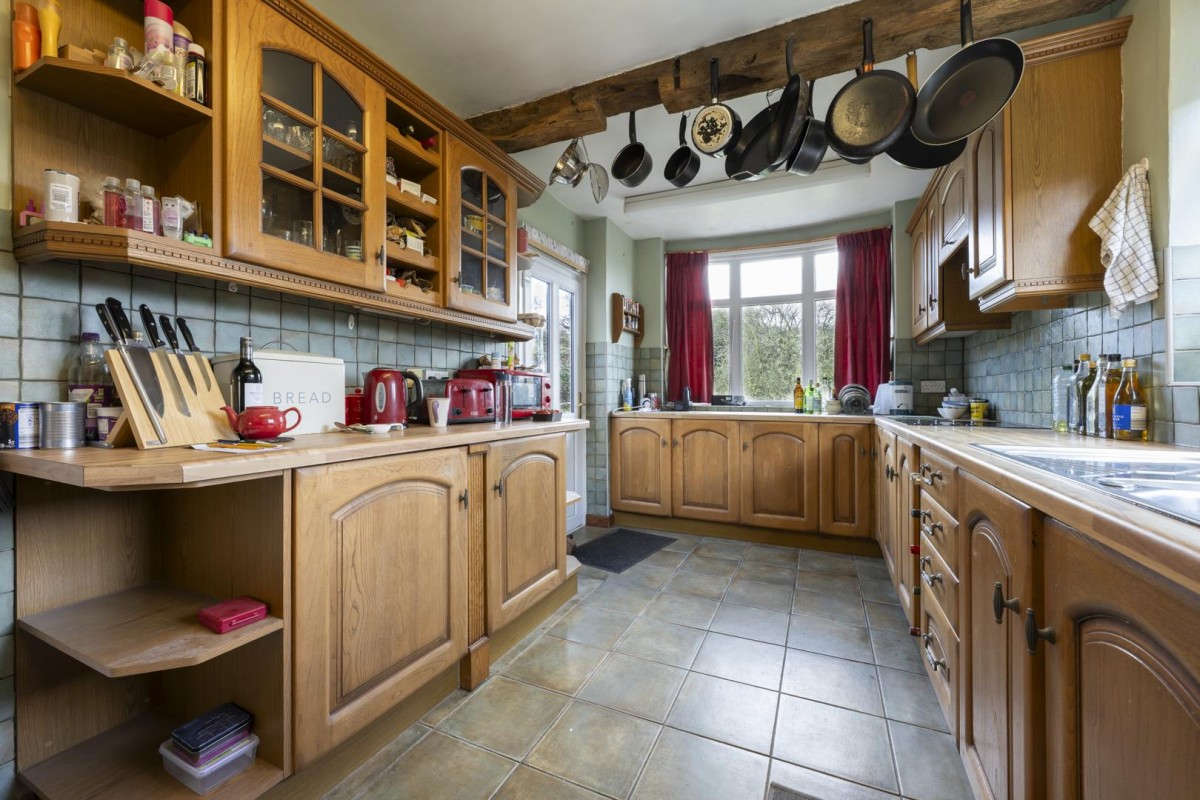 White Oak Drive, Kingswinford, DY6 9QN