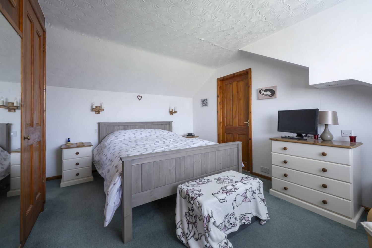 White Oak Drive, Kingswinford, DY6 9QN