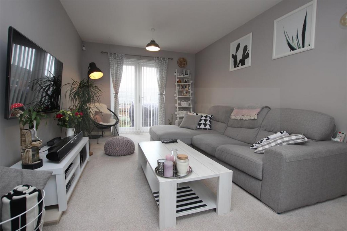 Gifford Way, Darwen, BB3 3BF