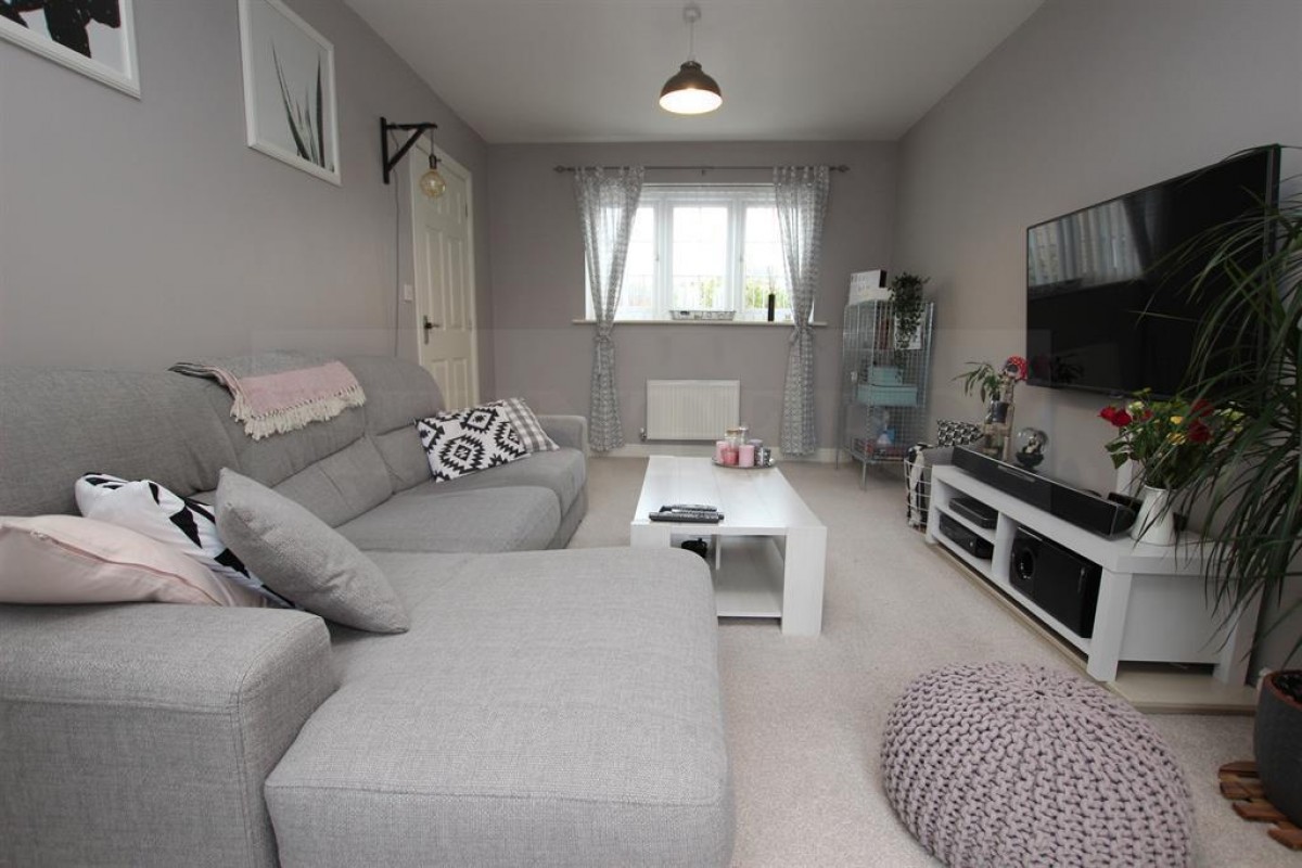 Gifford Way, Darwen, BB3 3BF