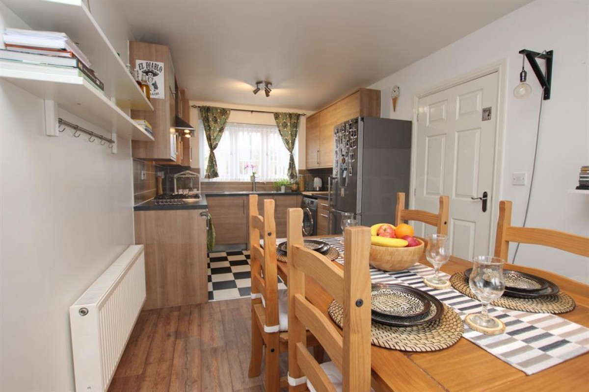 Gifford Way, Darwen, BB3 3BF