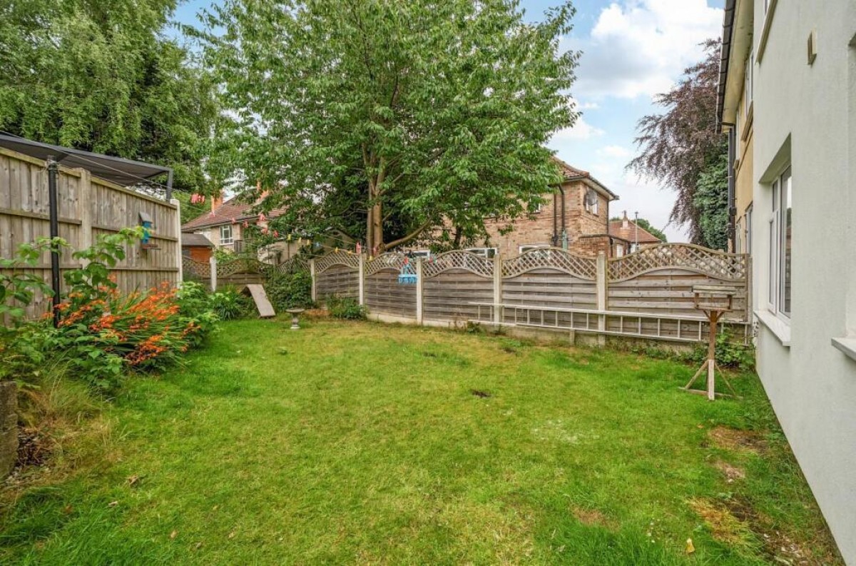 Raynel Approach, Leeds