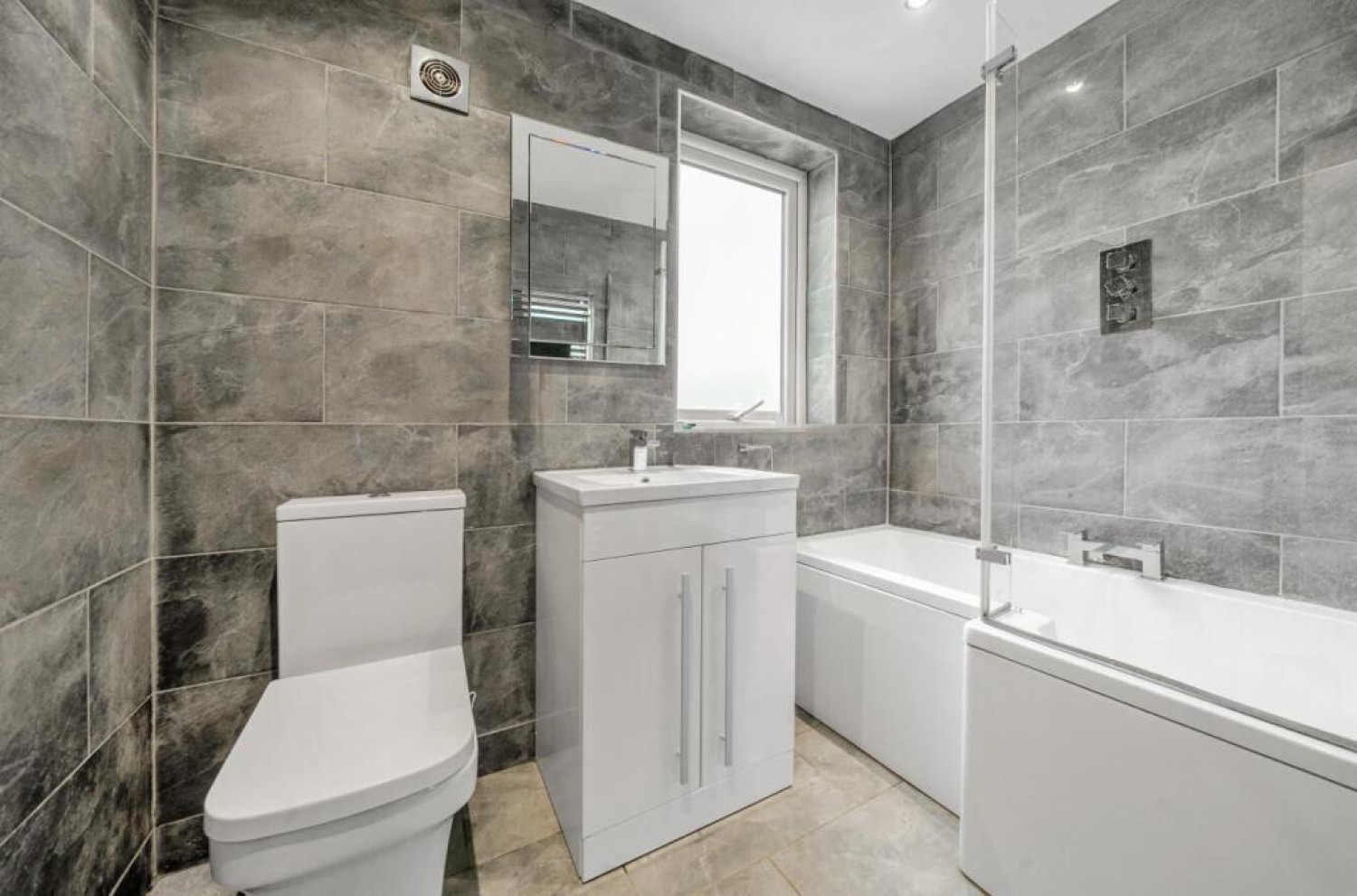 Raynel Approach, Leeds