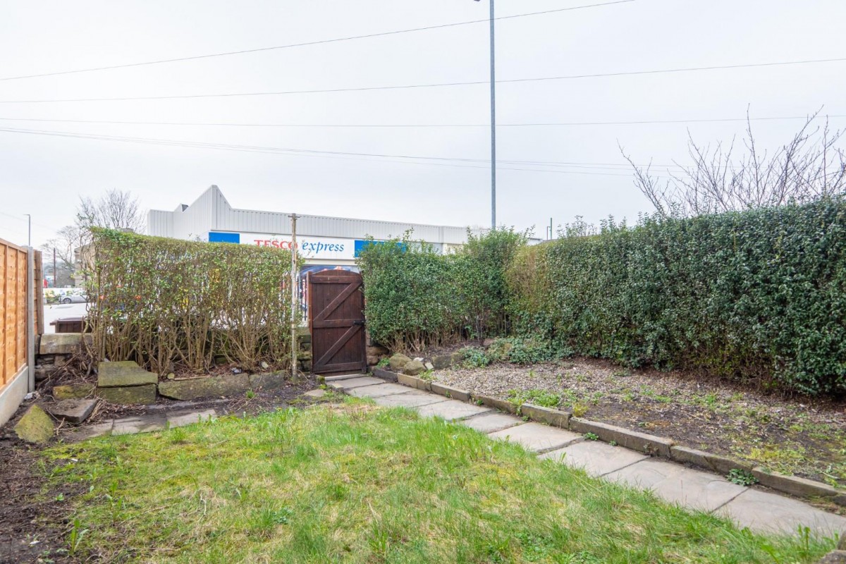 Half Mile Lane, Leeds