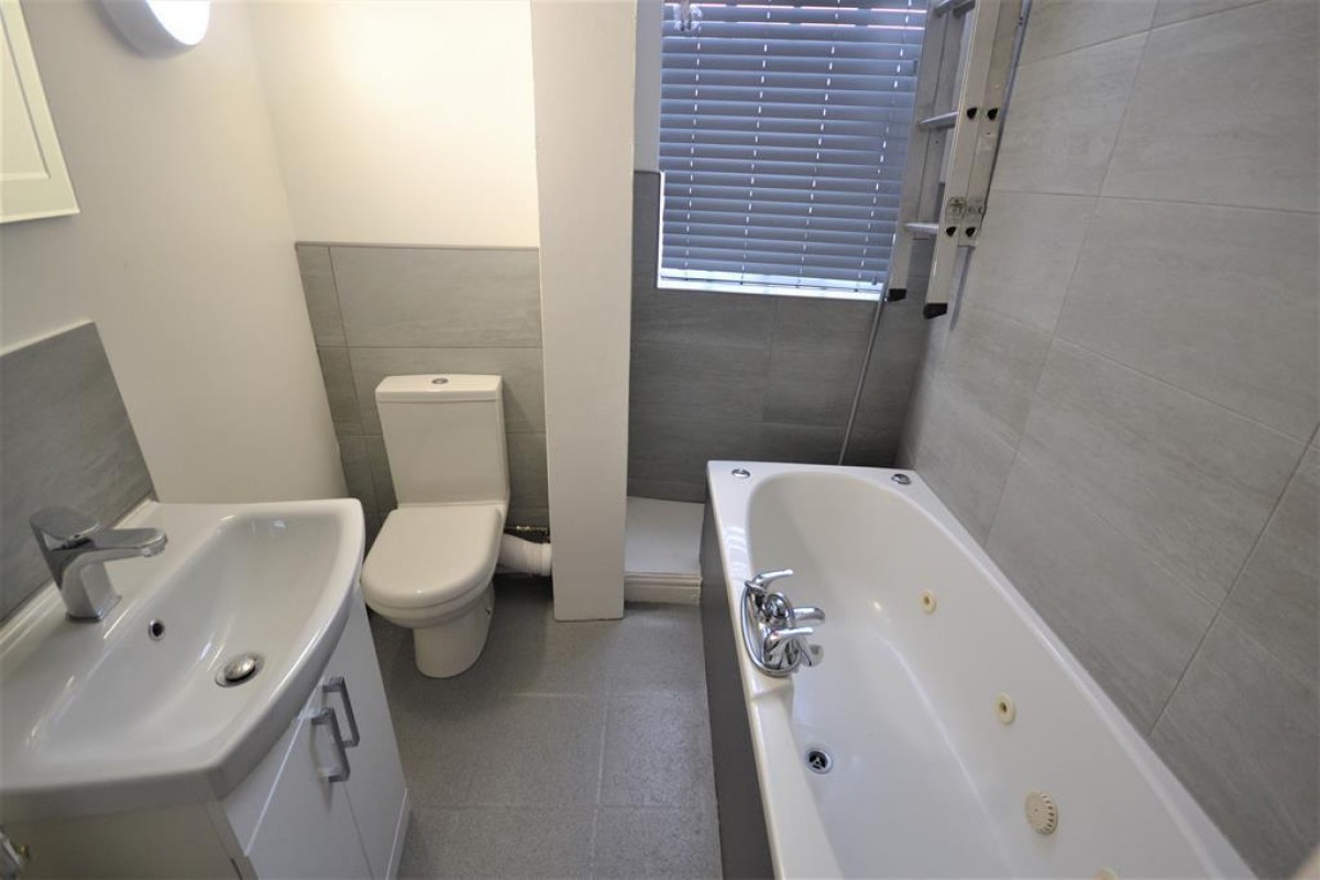 Norcot Road, Tilehurst, Reading, RG30 6BP