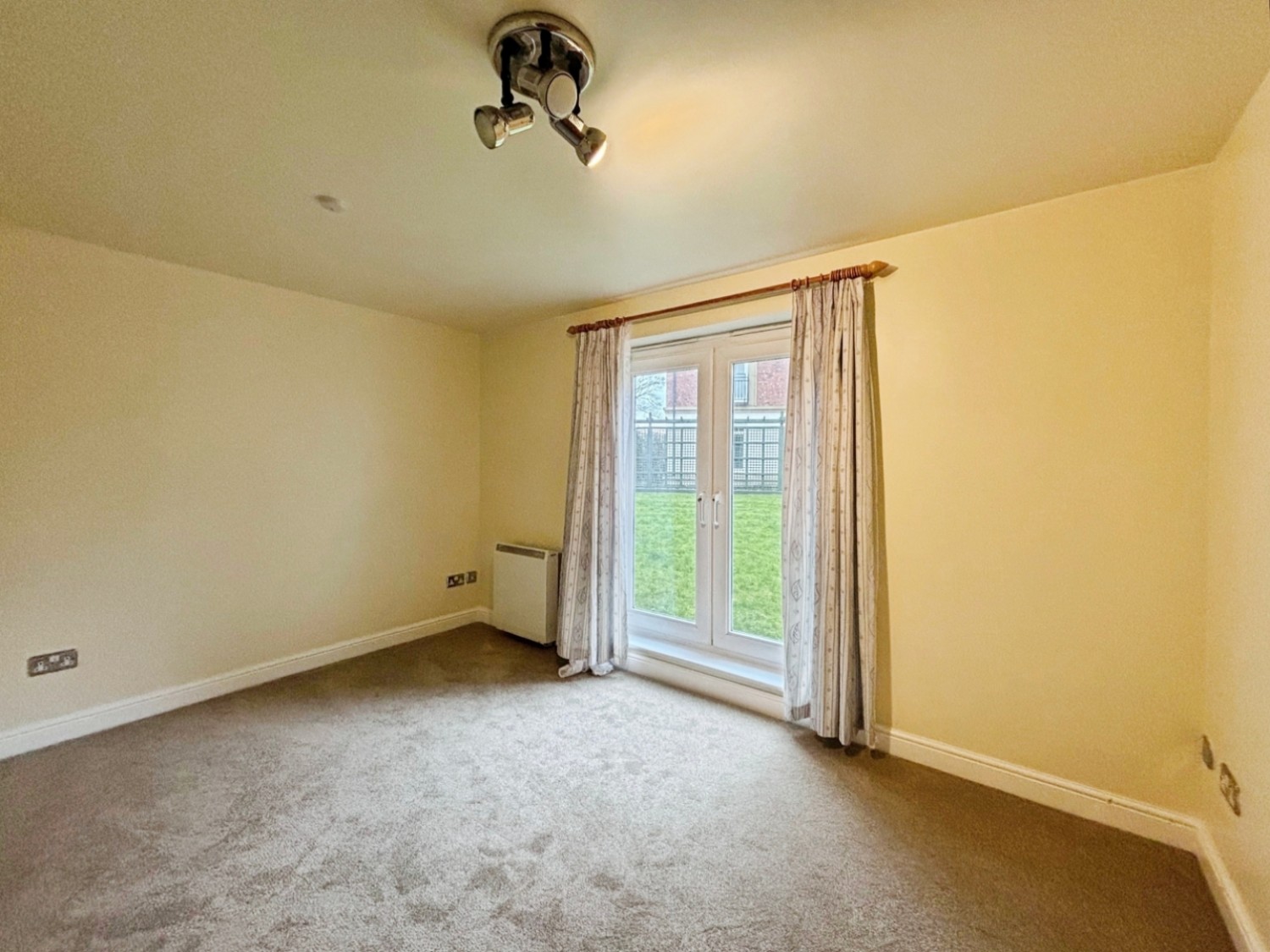 Strand House, Dixon Lane