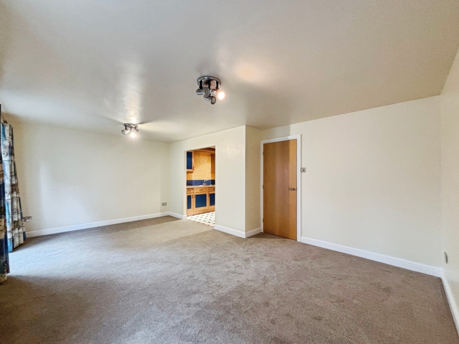 Strand House, Dixon Lane