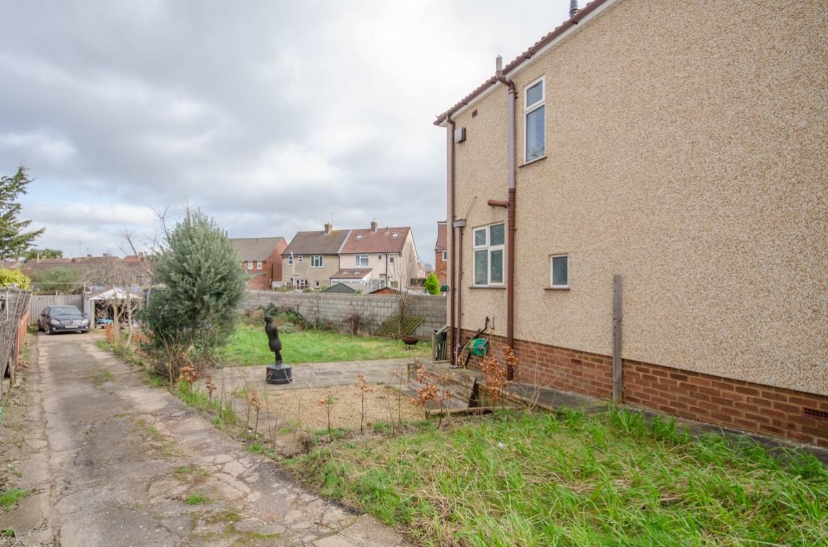 Northcote Road, Mnagotsfield, Bristol, BS16 6AR