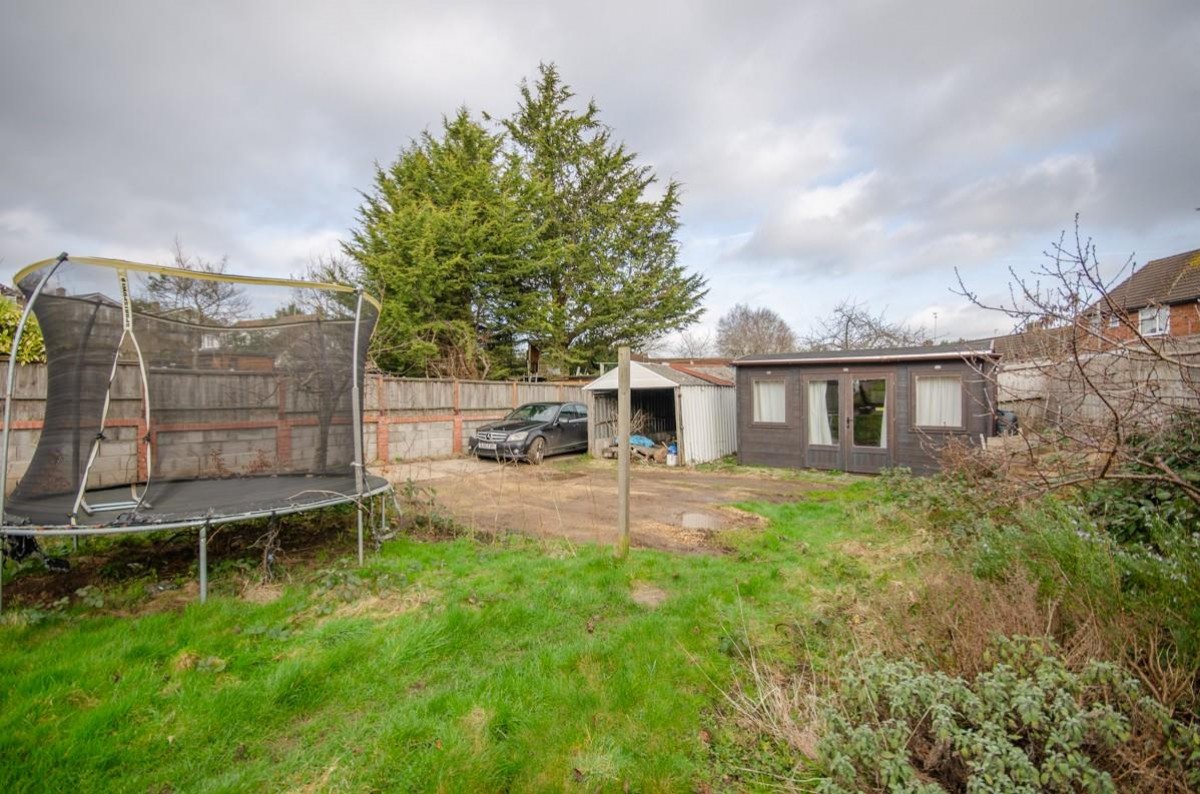 Northcote Road, Mnagotsfield, Bristol, BS16 6AR