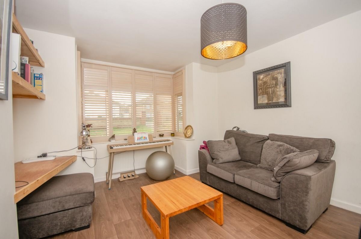 Northcote Road, Mnagotsfield, Bristol, BS16 6AR