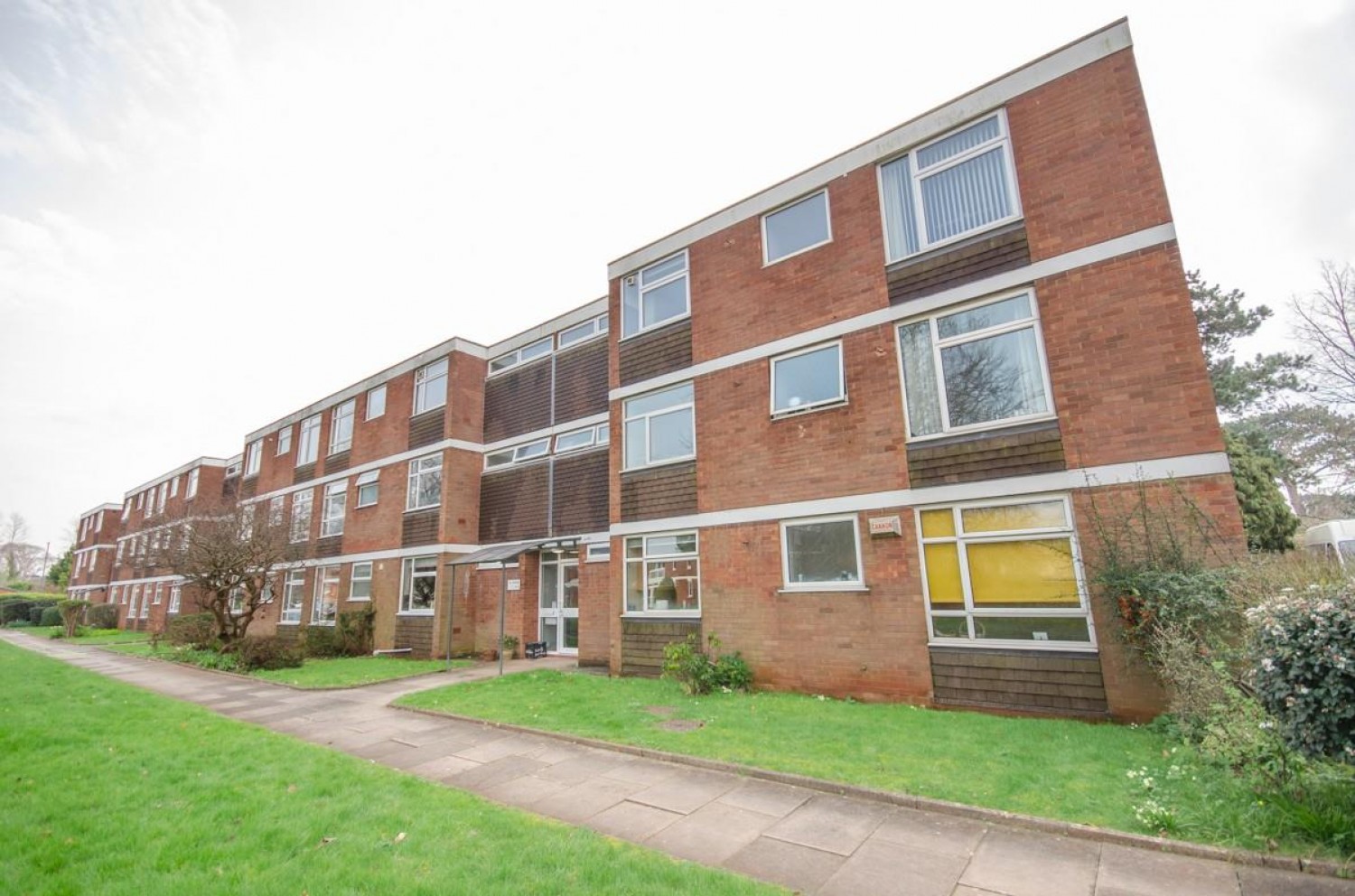 2 bedroom Flat for sale in Marlborough Drive, Frenchay, Bristol, BS16 1PW