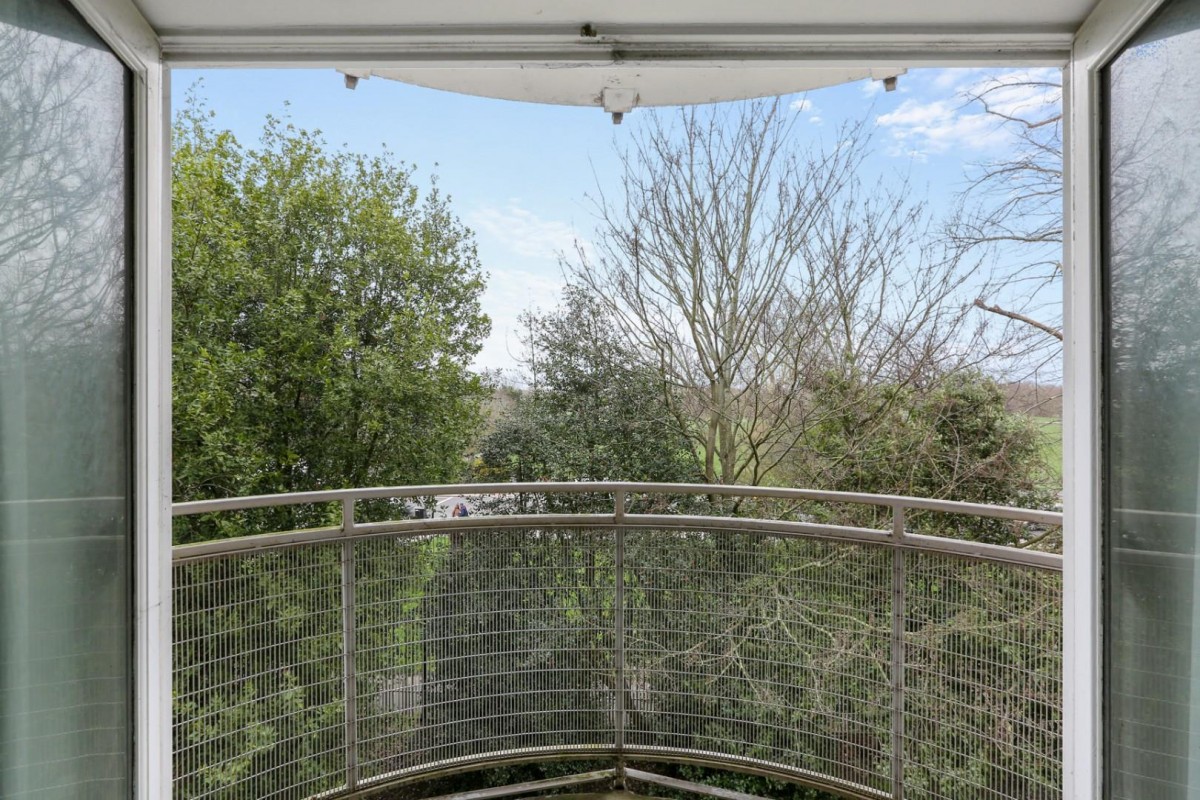 Macmillan Way, London