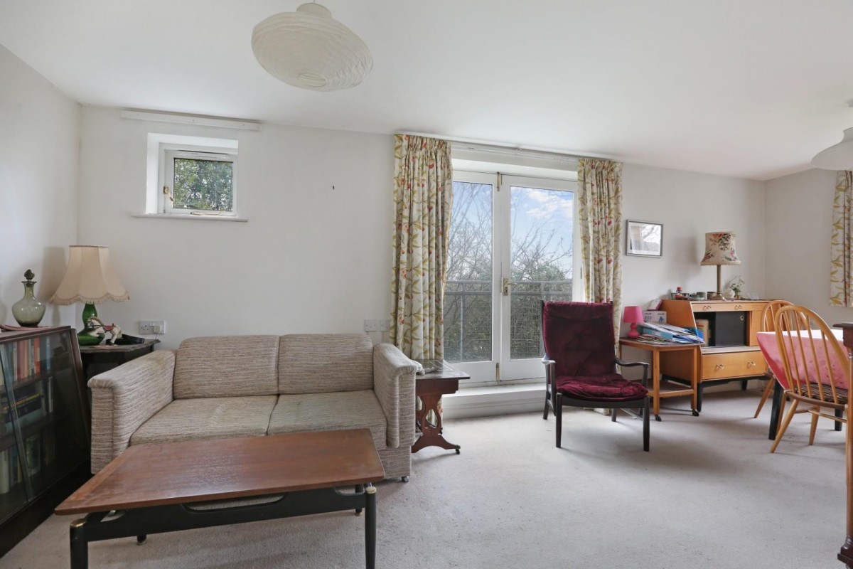 Macmillan Way, London