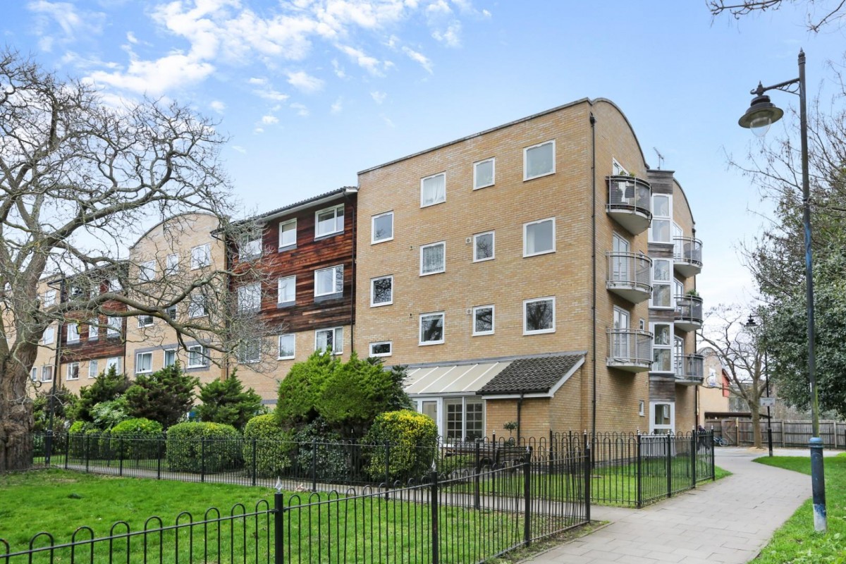 Macmillan Way, London