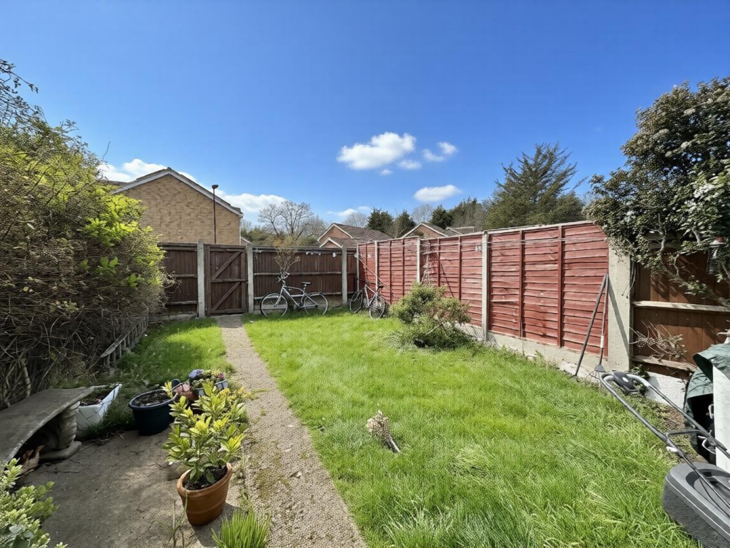 Farman Grove, Northolt