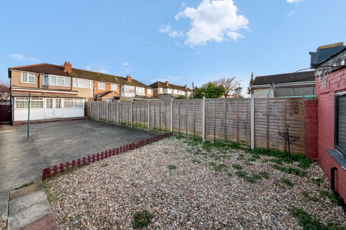 Whittington Avenue, Hayes