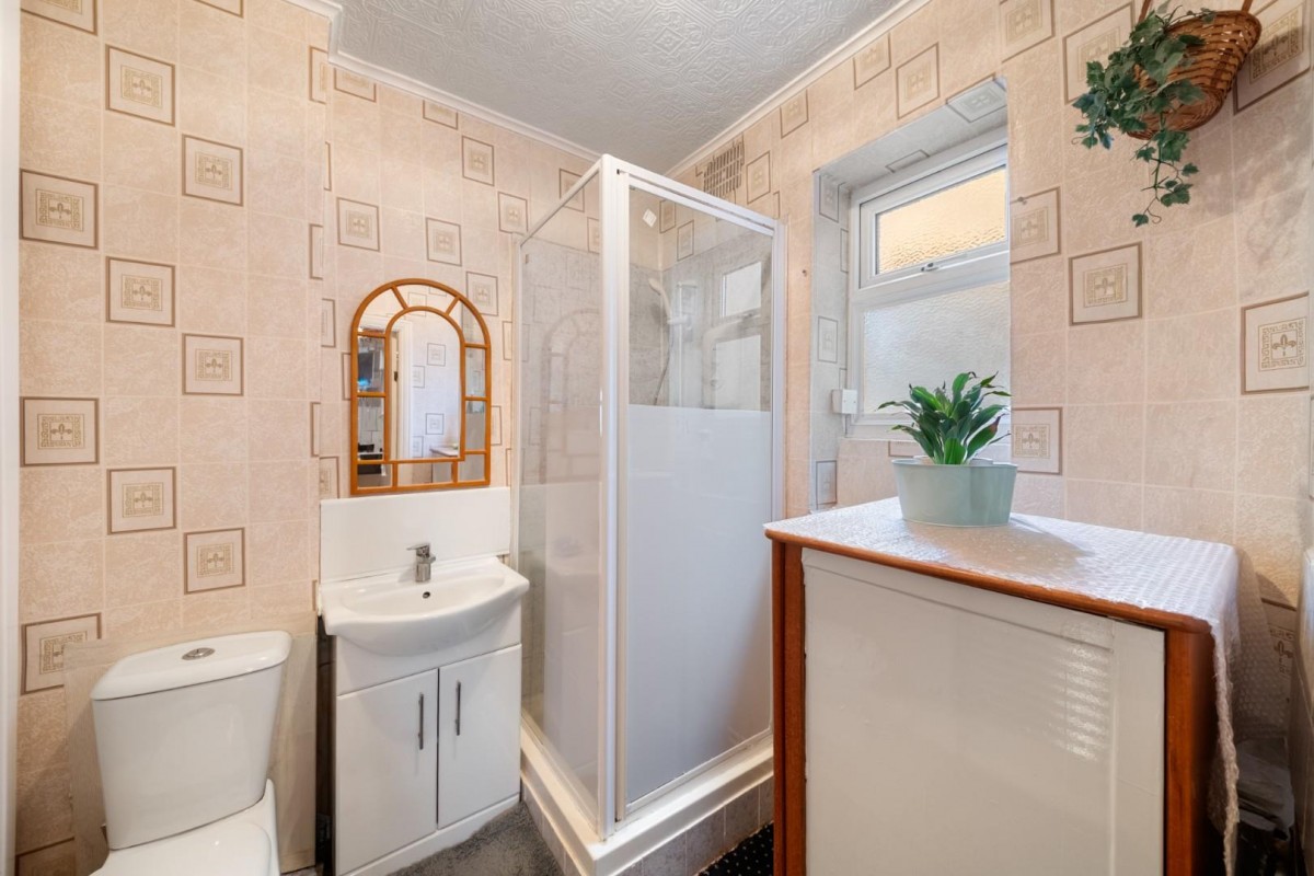 Whittington Avenue, Hayes