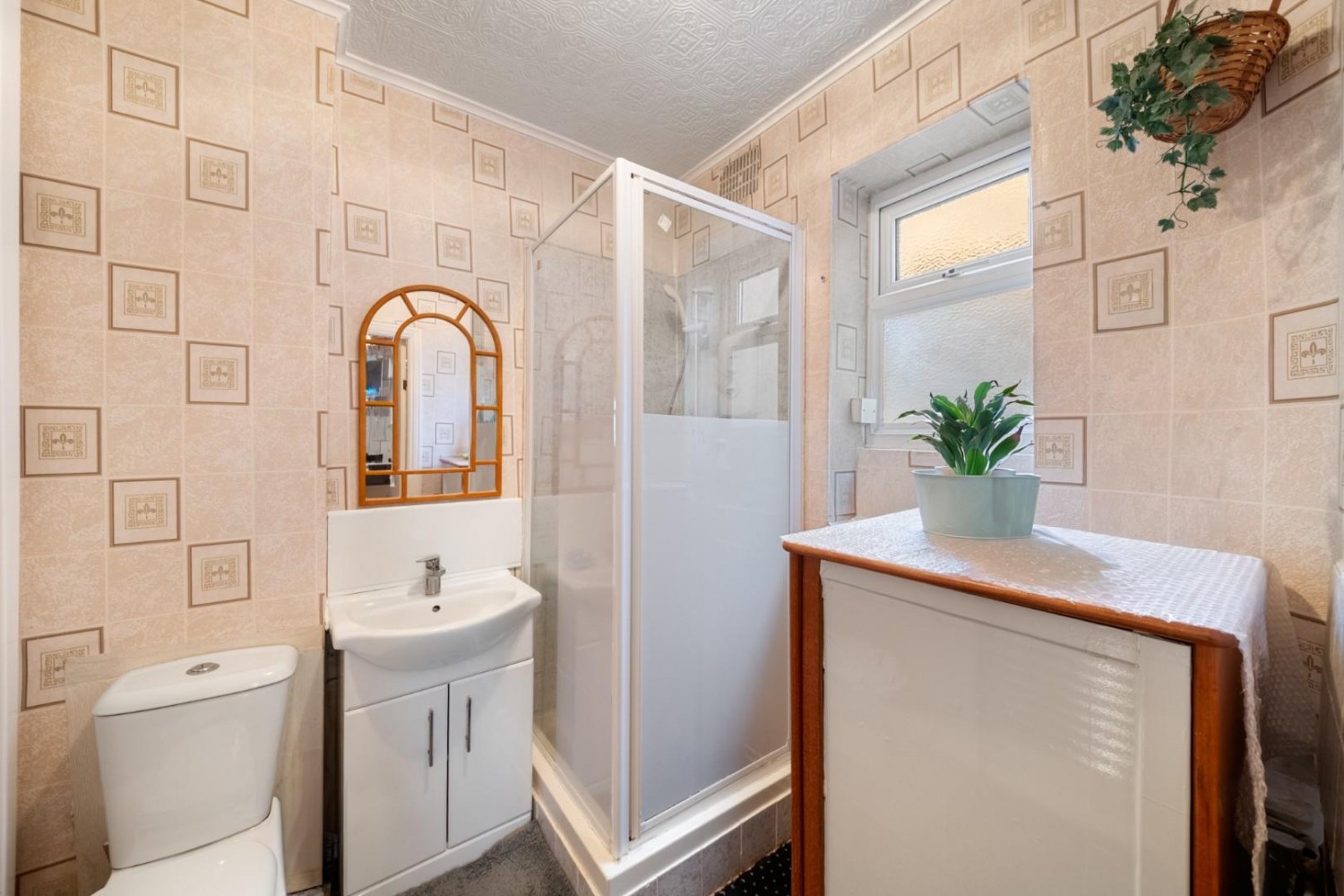 Whittington Avenue, Hayes