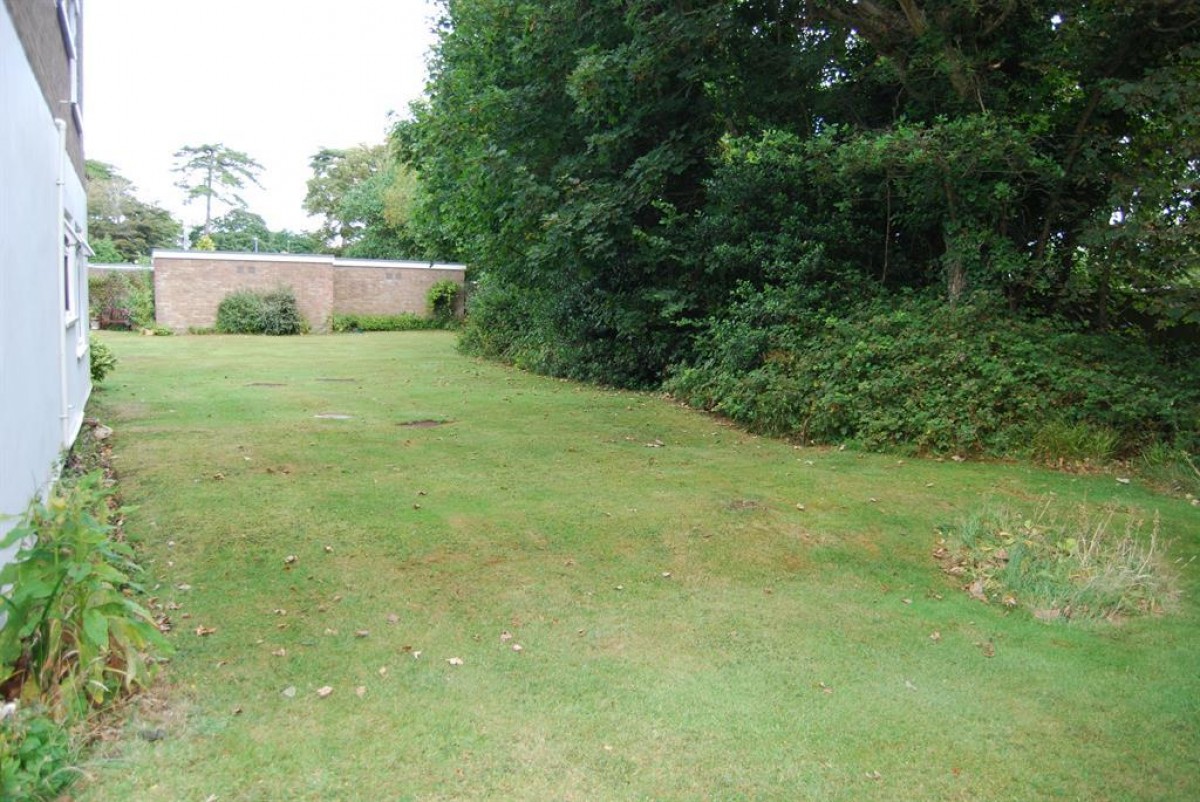 Beacon Drive, Highcliffe, Christchurch, BH23 5DH