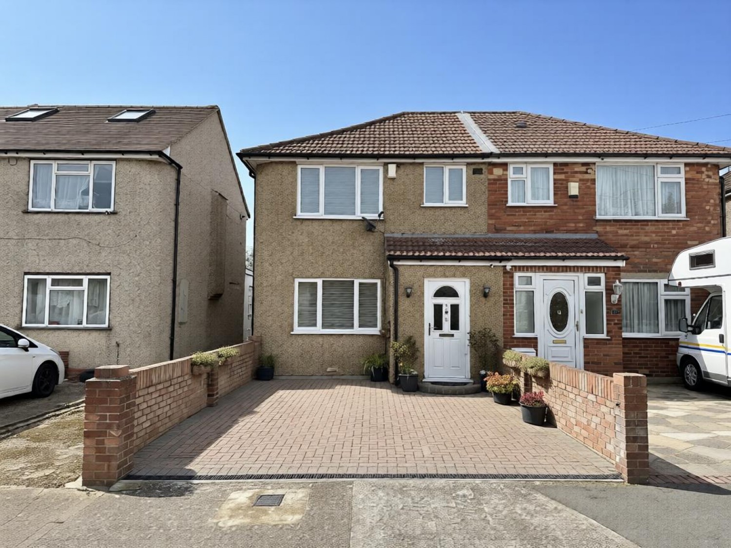 Lothian Avenue, Hayes, Middlesex, UB4 0EG