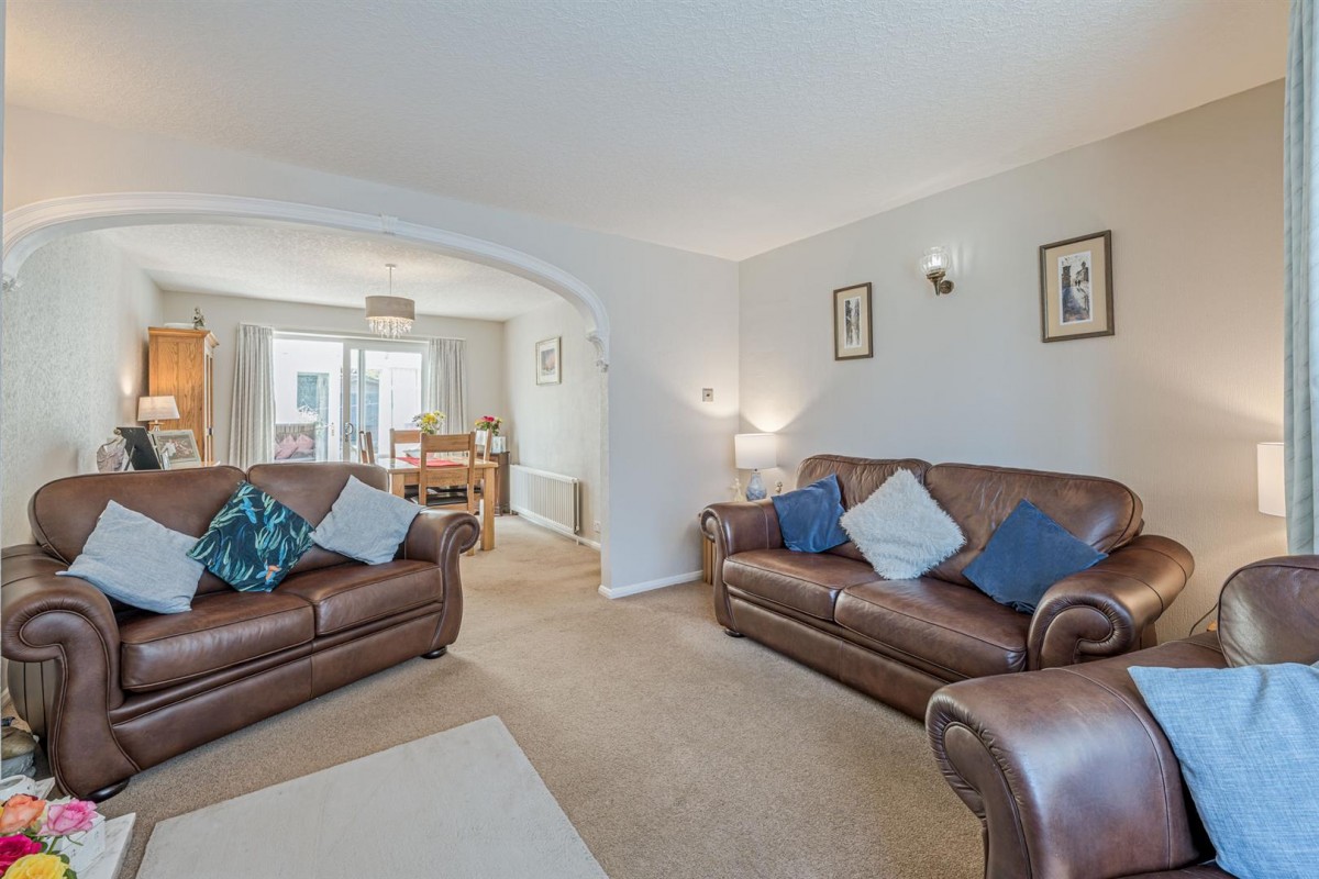 Court Crescent, Kingswinford, DY6 9RJ