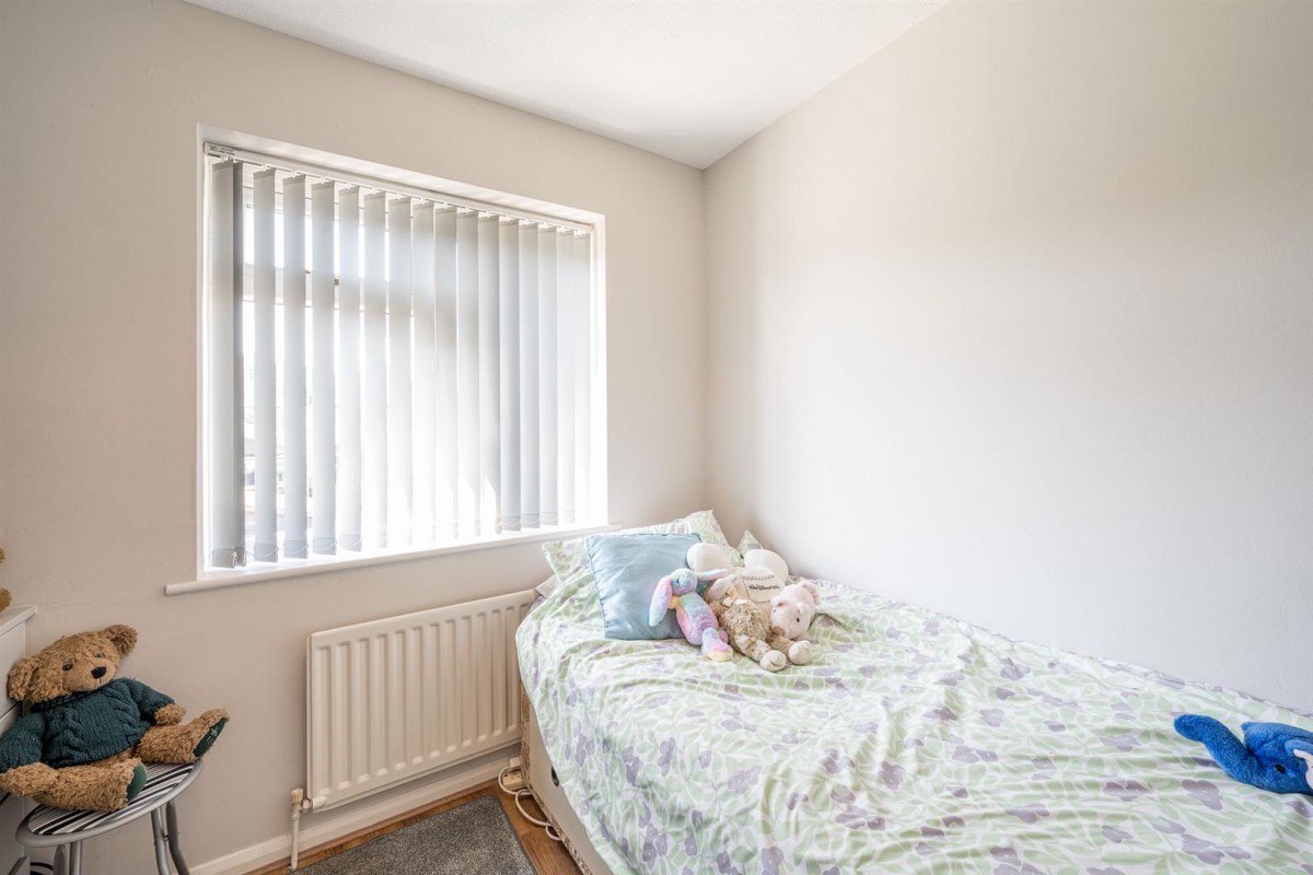 Court Crescent, Kingswinford, DY6 9RJ