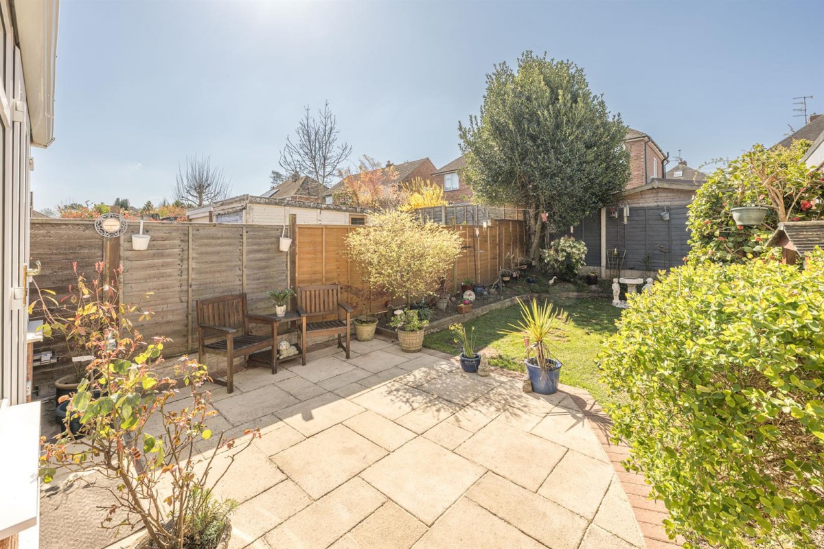 Court Crescent, Kingswinford, DY6 9RJ