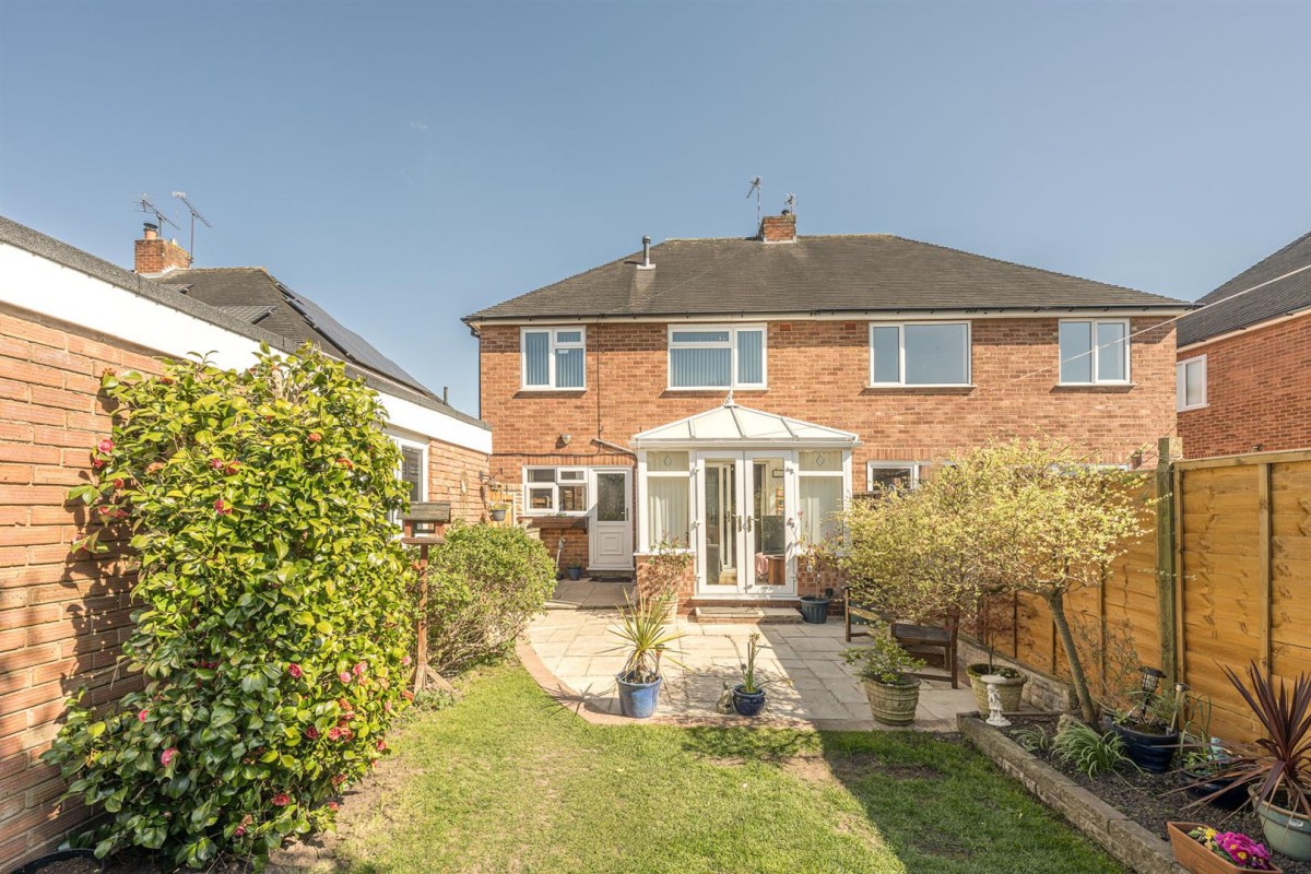 Court Crescent, Kingswinford, DY6 9RJ