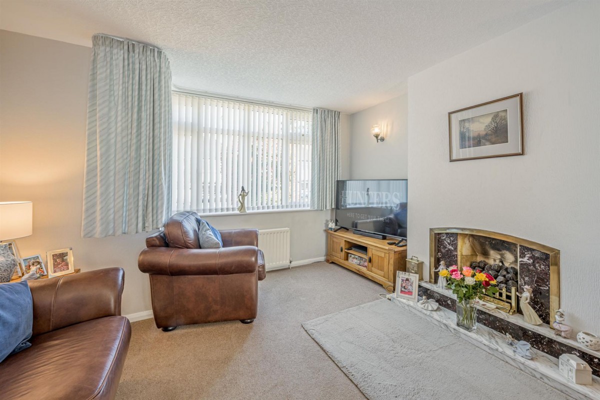 Court Crescent, Kingswinford, DY6 9RJ