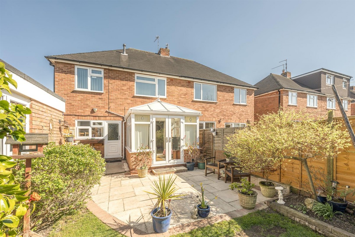 Court Crescent, Kingswinford, DY6 9RJ