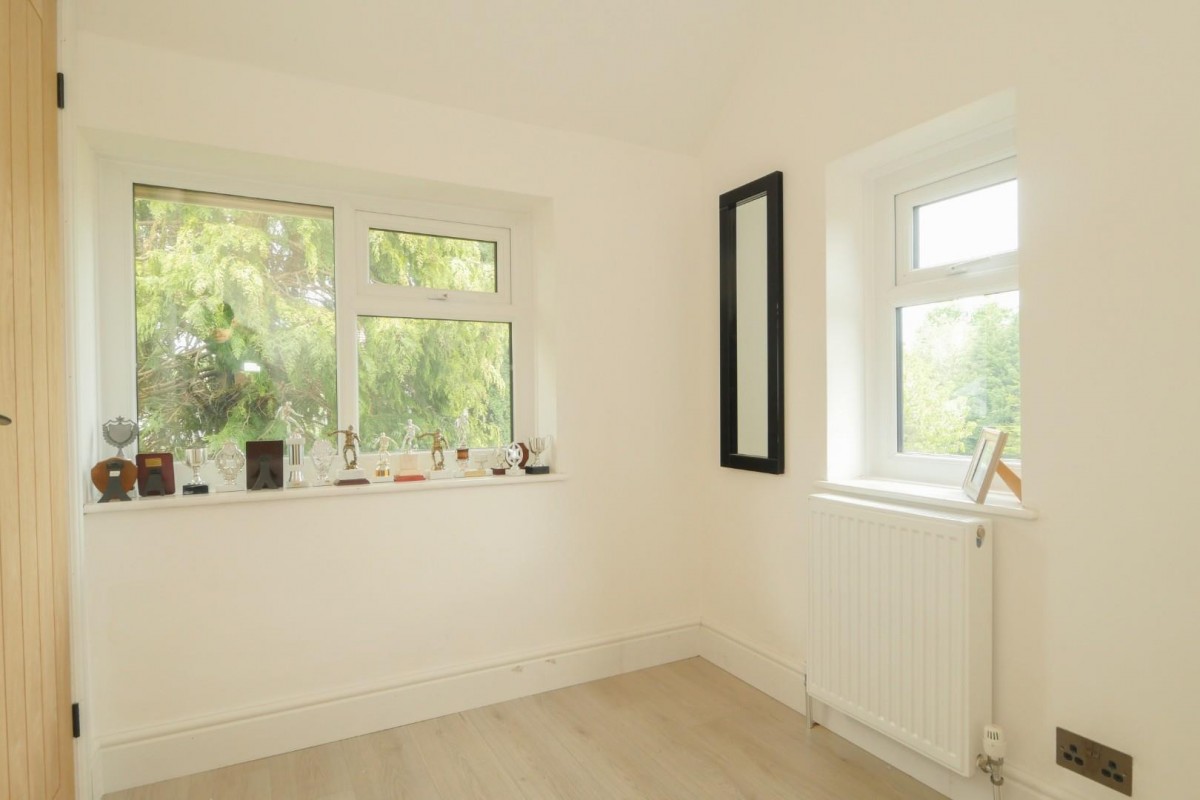 Woodhall Park Grove, Woodhall, LS28 7HB