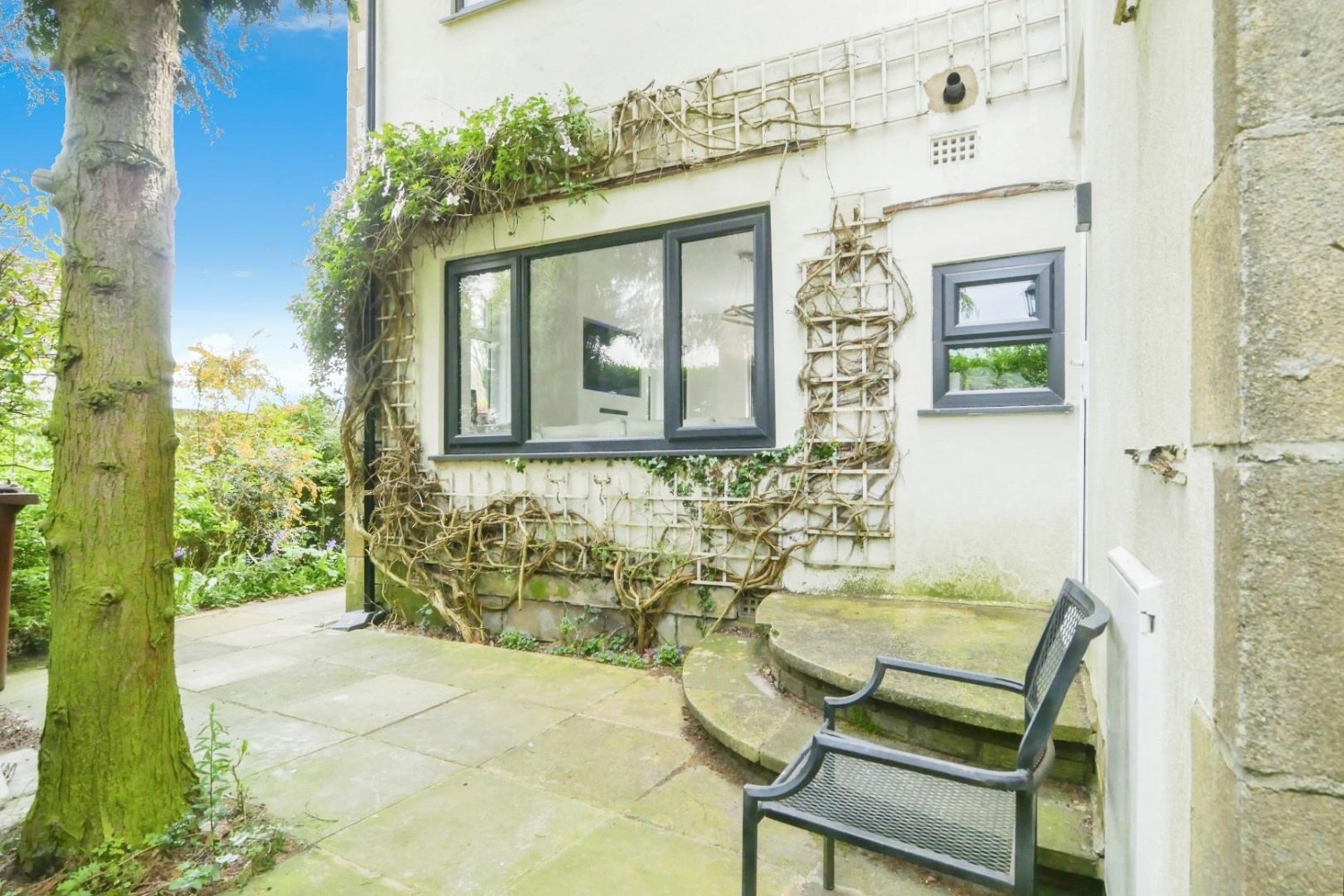 Woodhall Park Grove, Woodhall, LS28 7HB