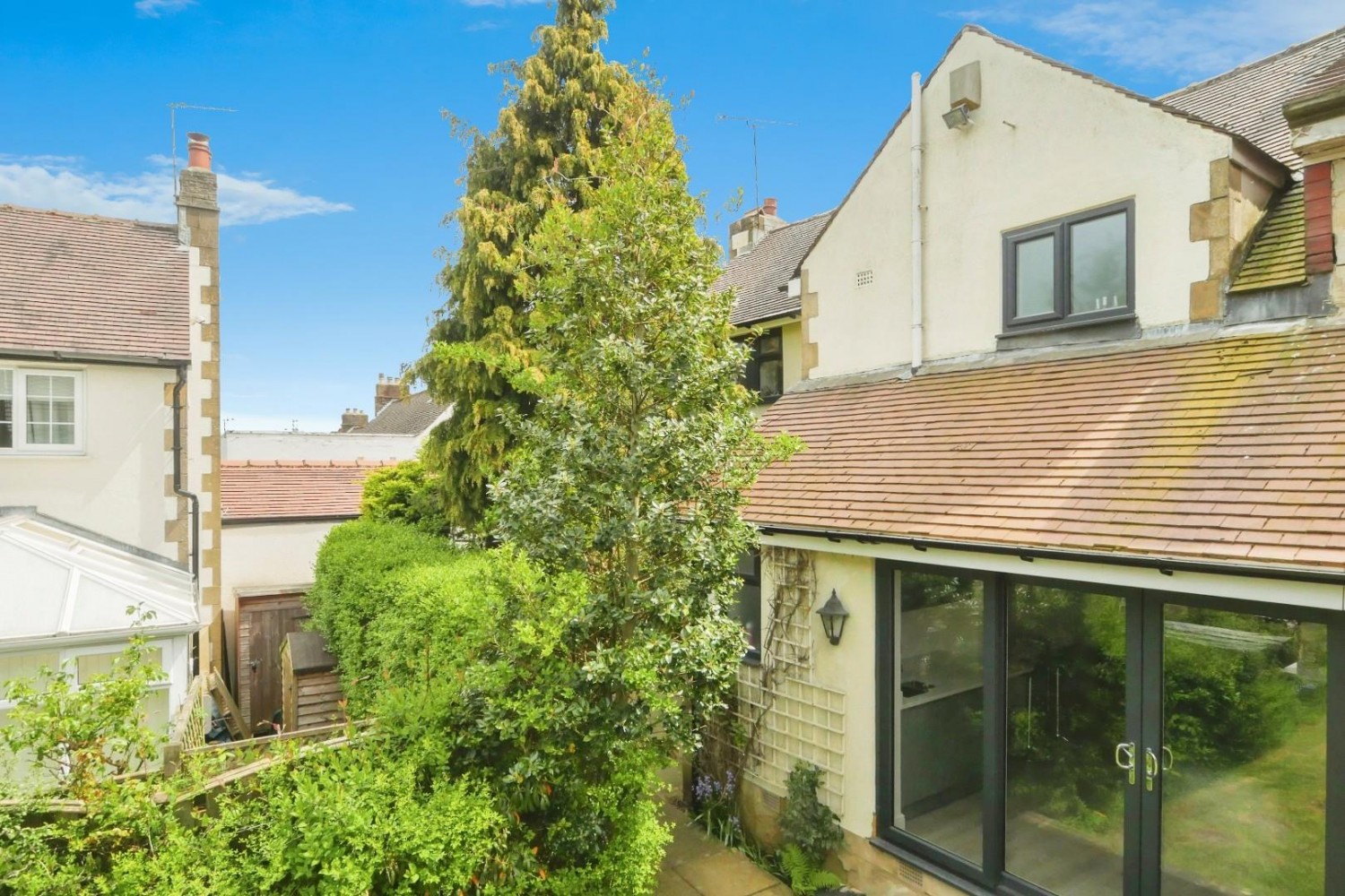 Woodhall Park Grove, Woodhall, LS28 7HB