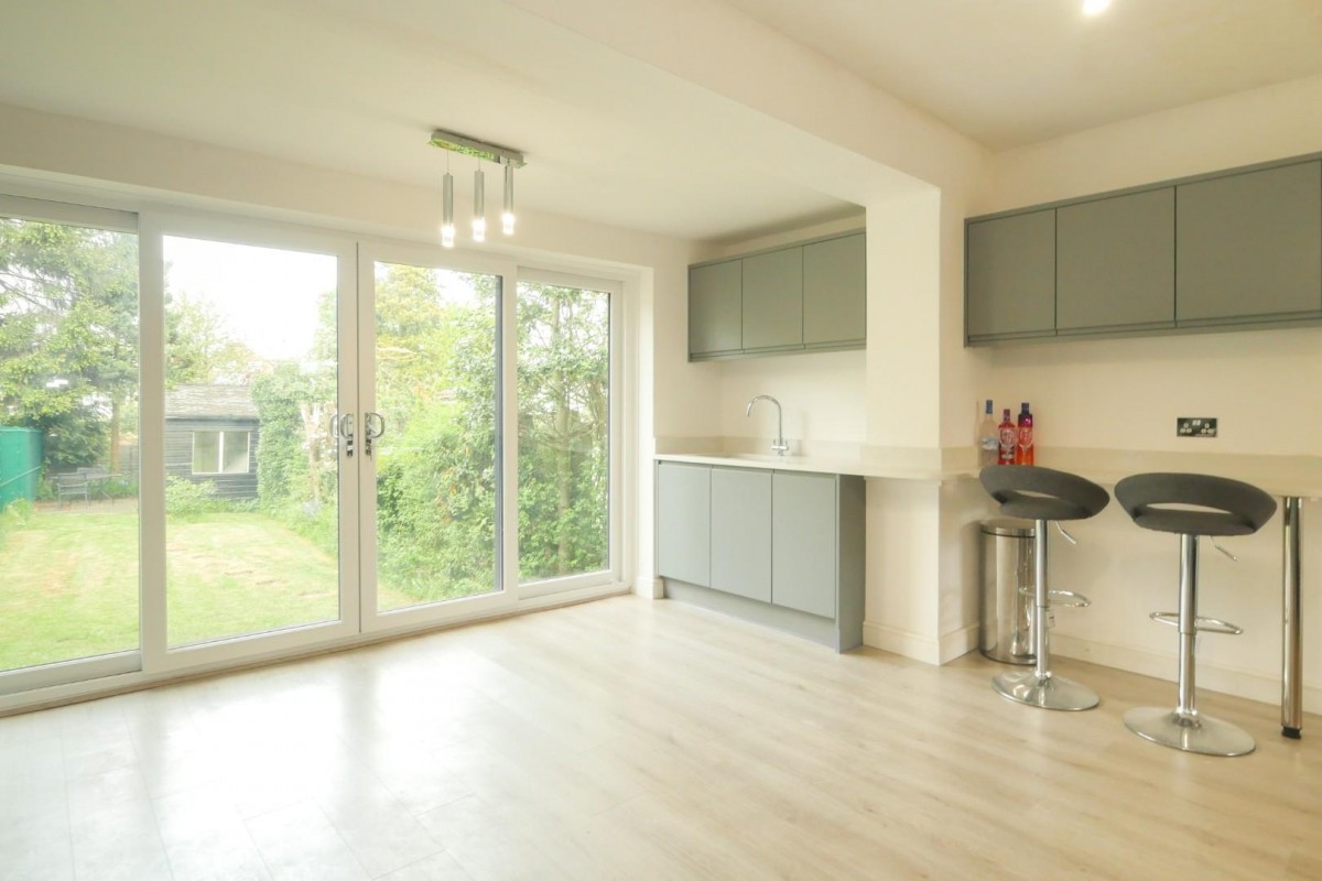 Woodhall Park Grove, Woodhall, LS28 7HB