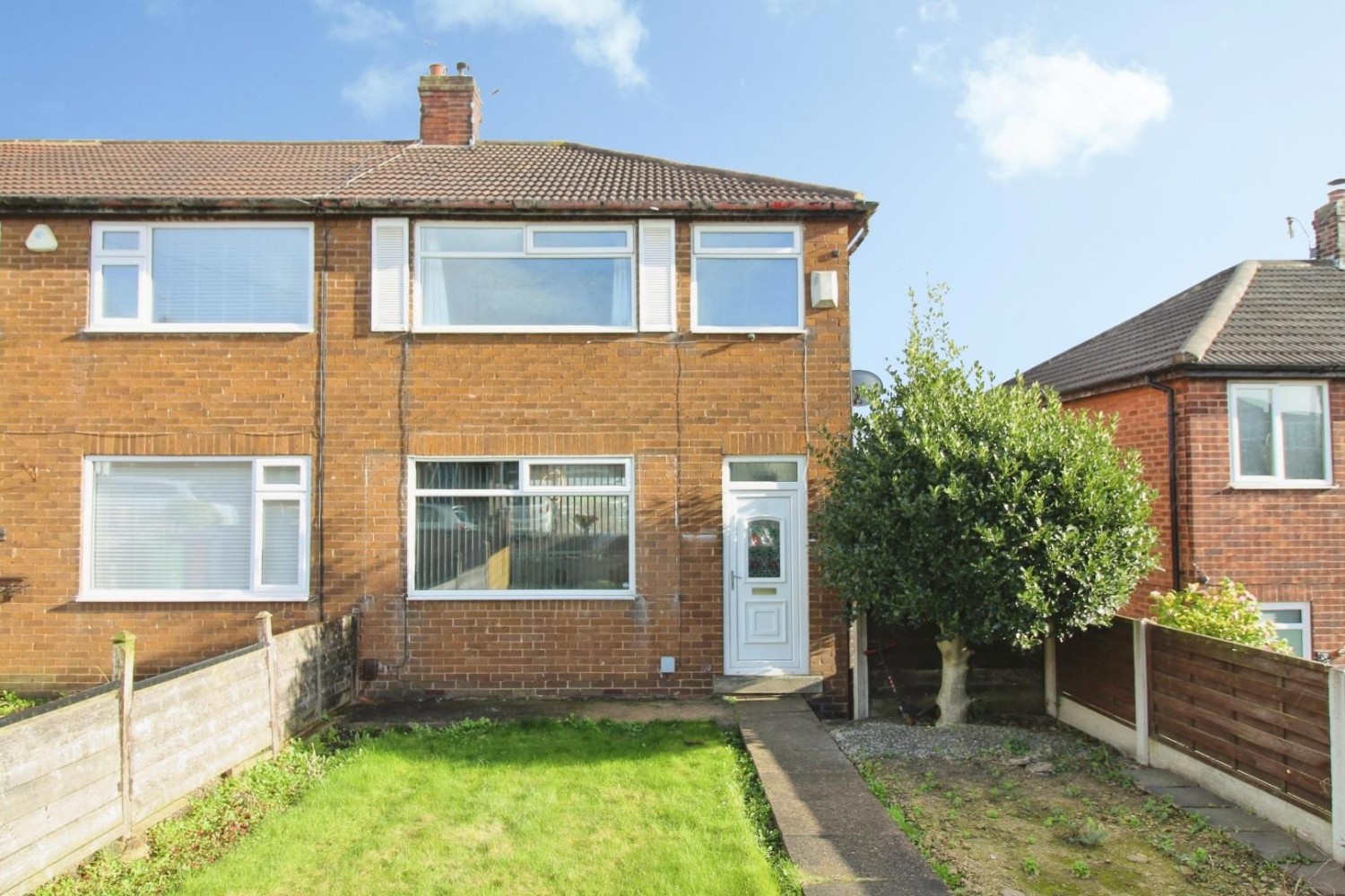 3 bedroom House for sale in Highfield Close, Leeds