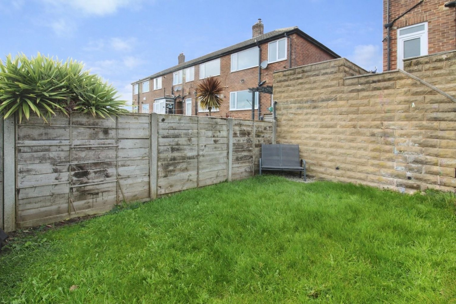 3 bedroom House for sale in Highfield Close, Leeds