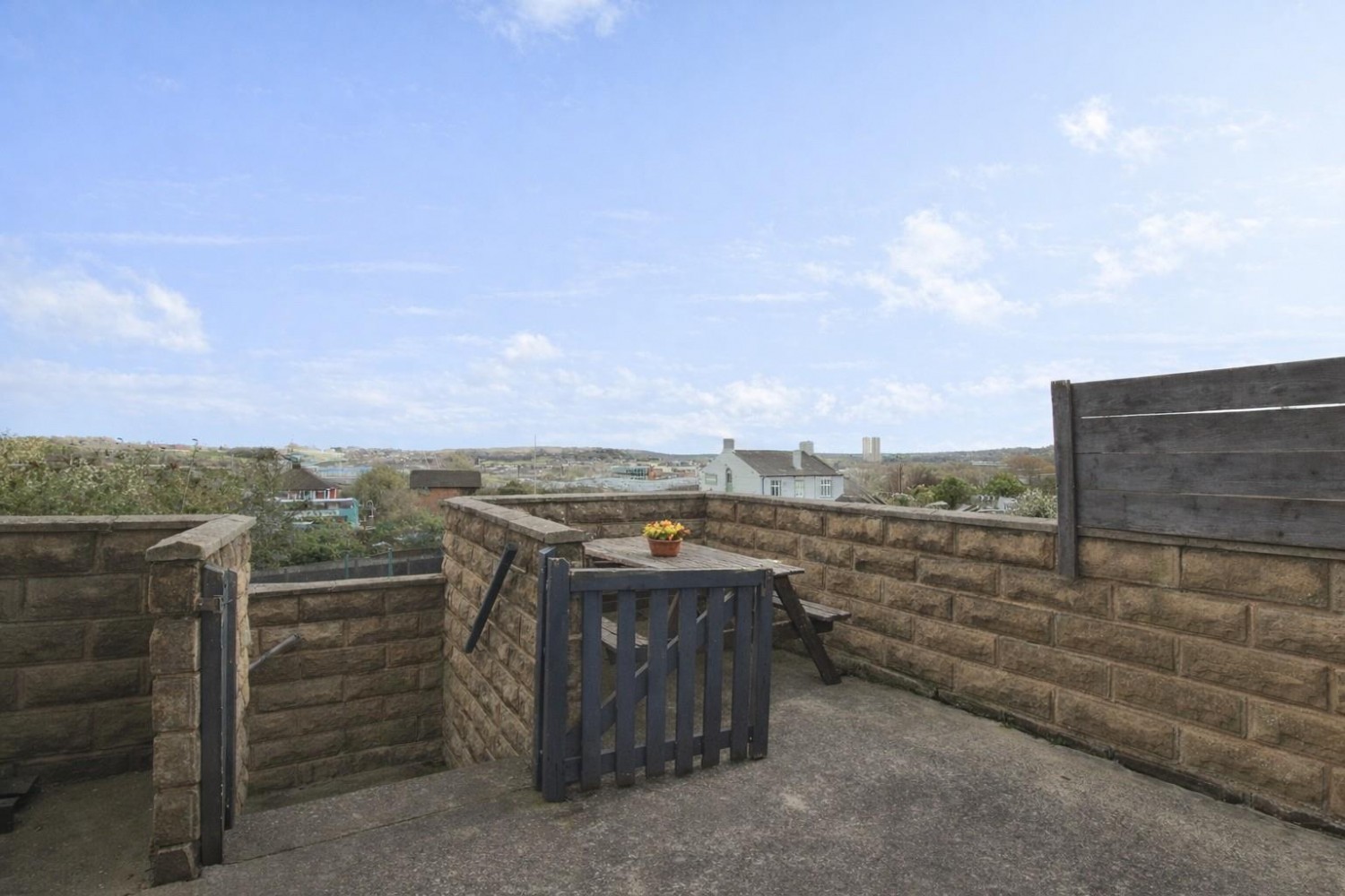 3 bedroom House for sale in Highfield Close, Leeds