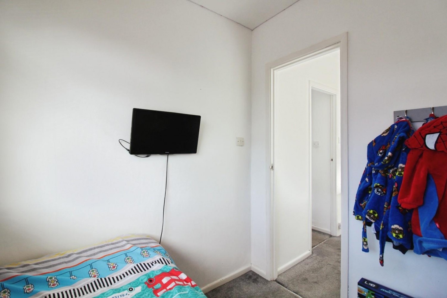 3 bedroom House for sale in Highfield Close, Leeds