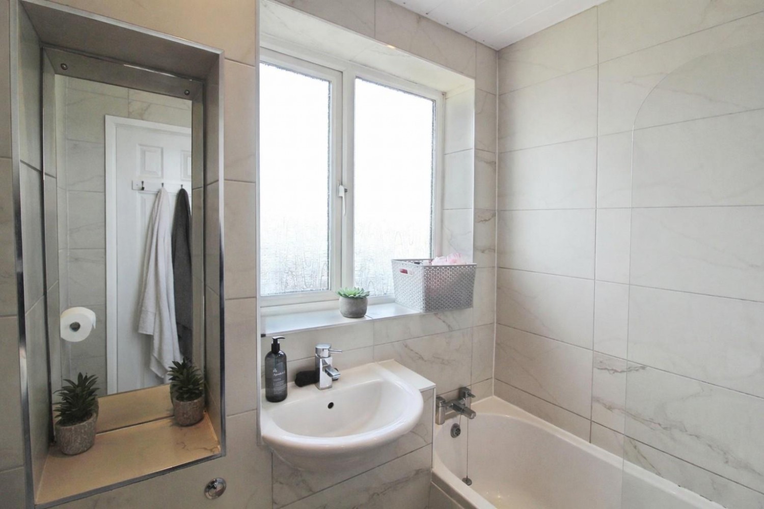 3 bedroom House for sale in Highfield Close, Leeds