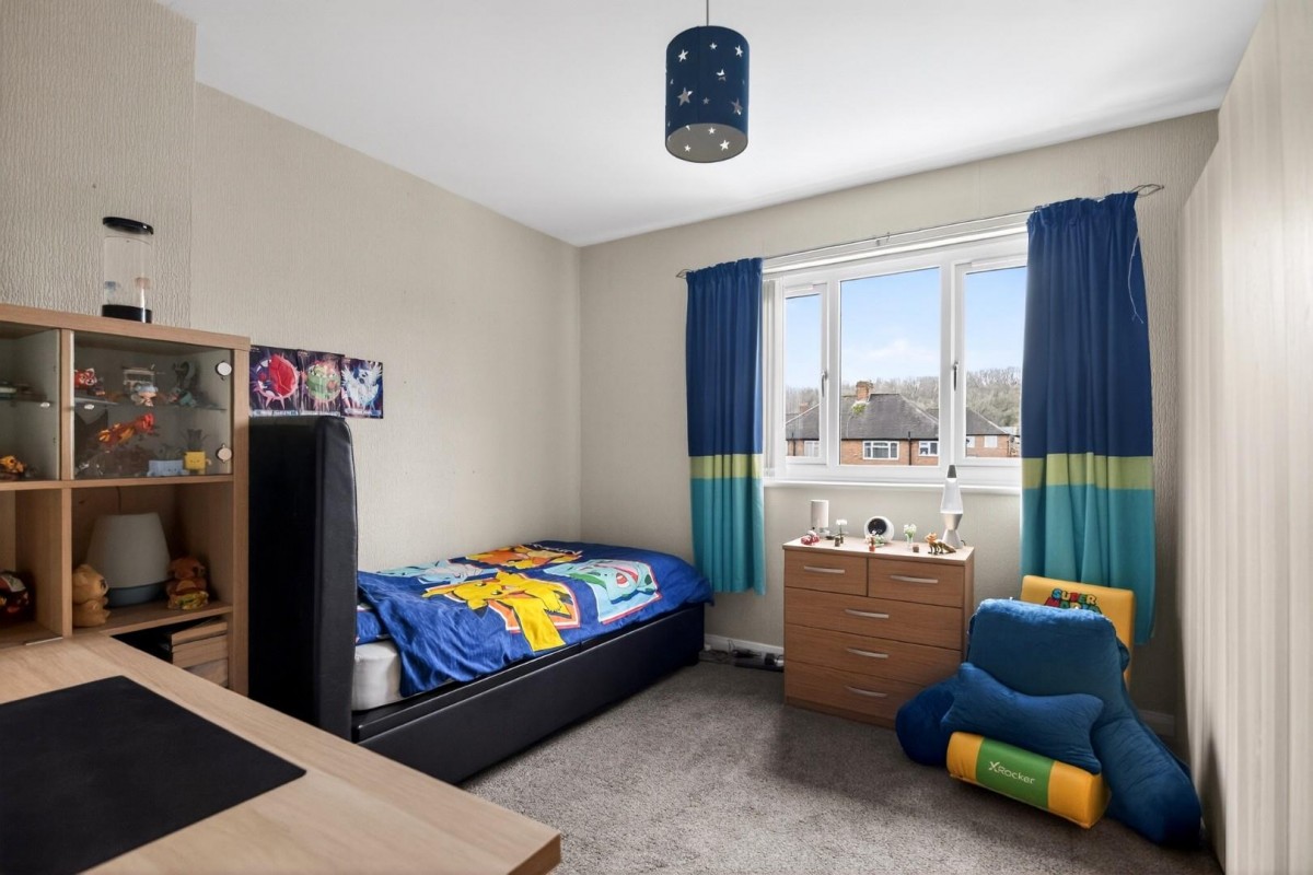 Rosalind Avenue, Woodsetton