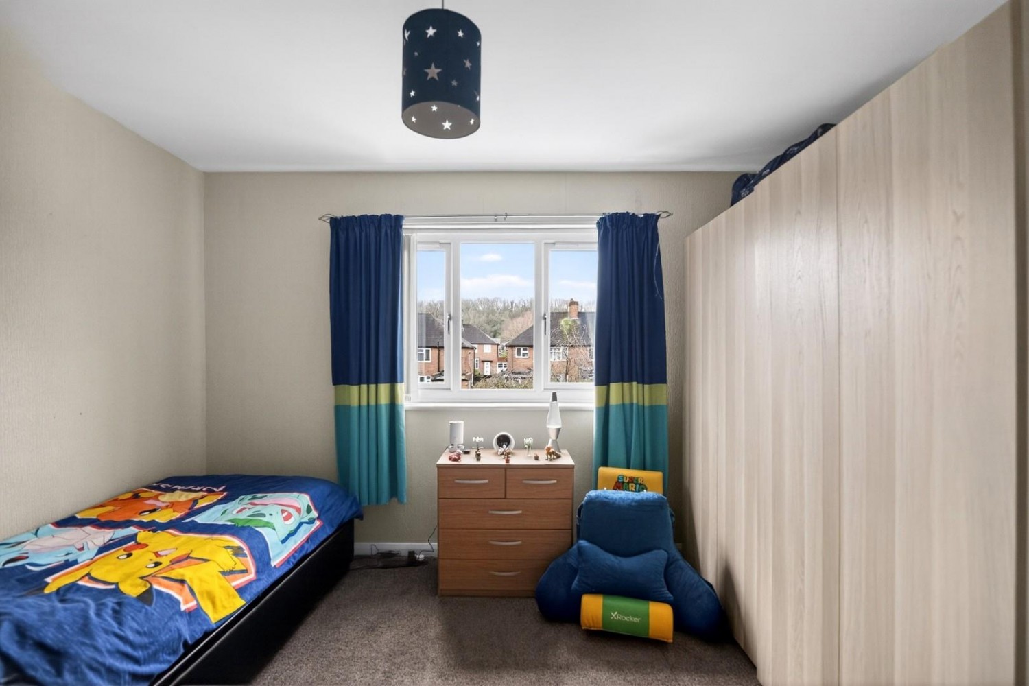 Rosalind Avenue, Woodsetton