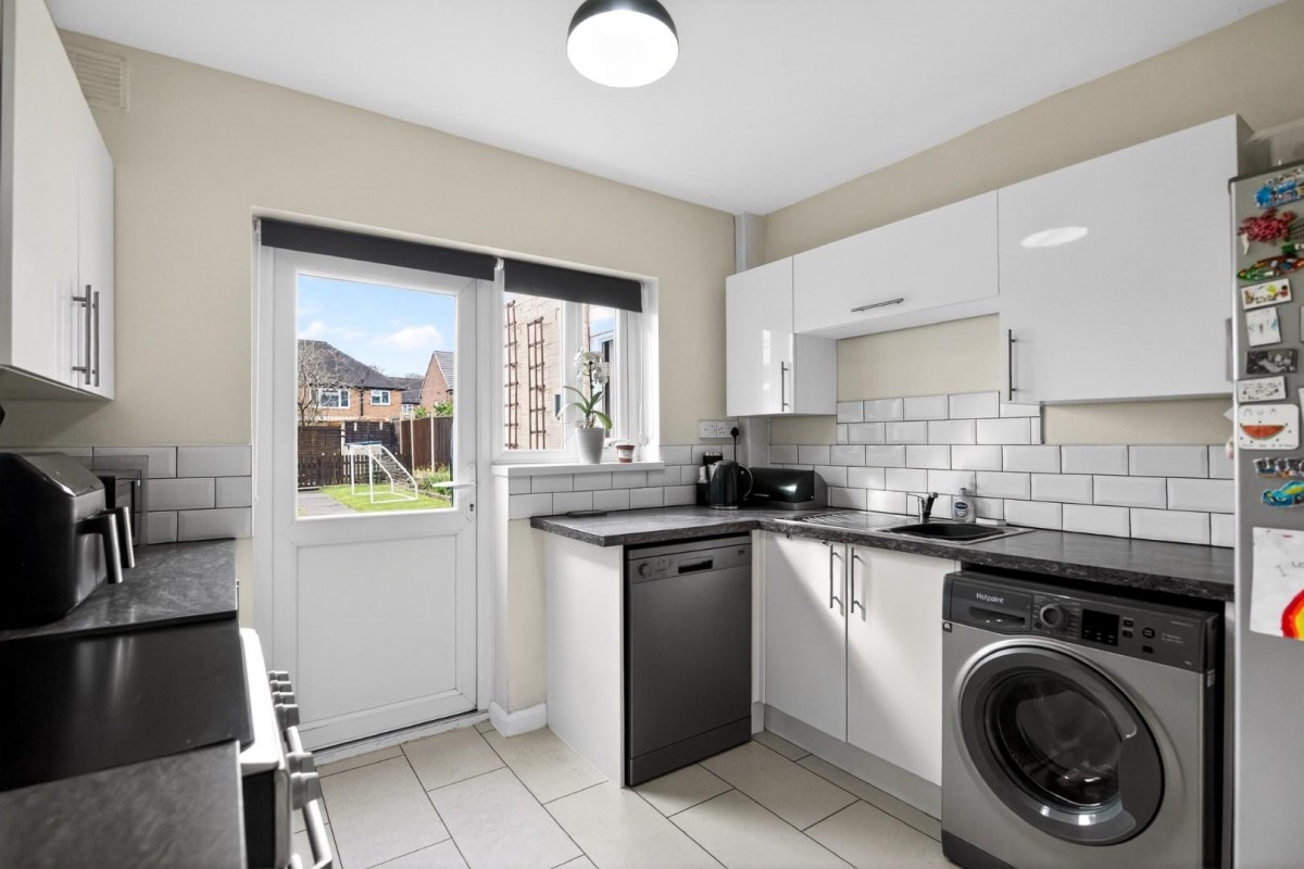 Rosalind Avenue, Woodsetton