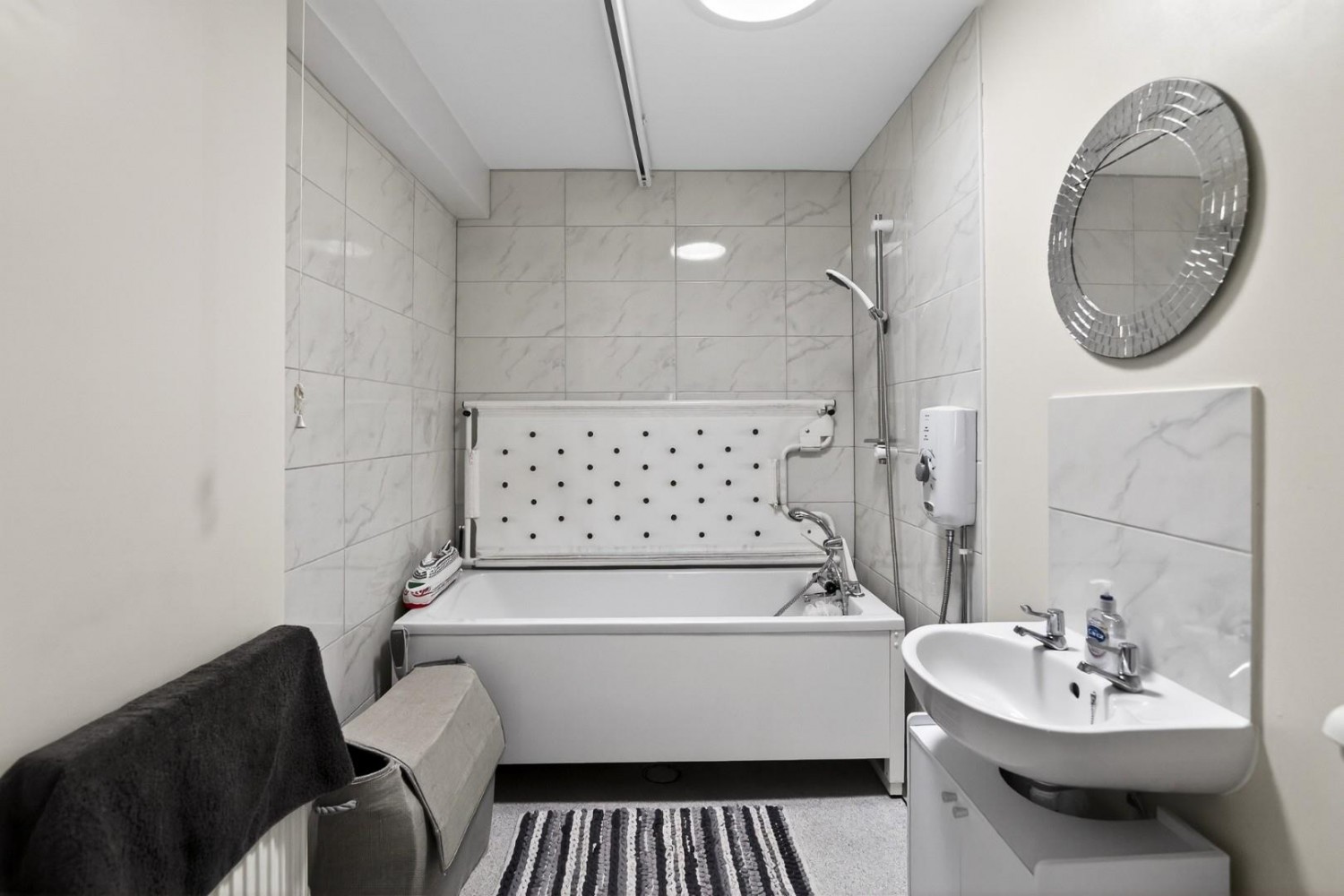 Rosalind Avenue, Woodsetton