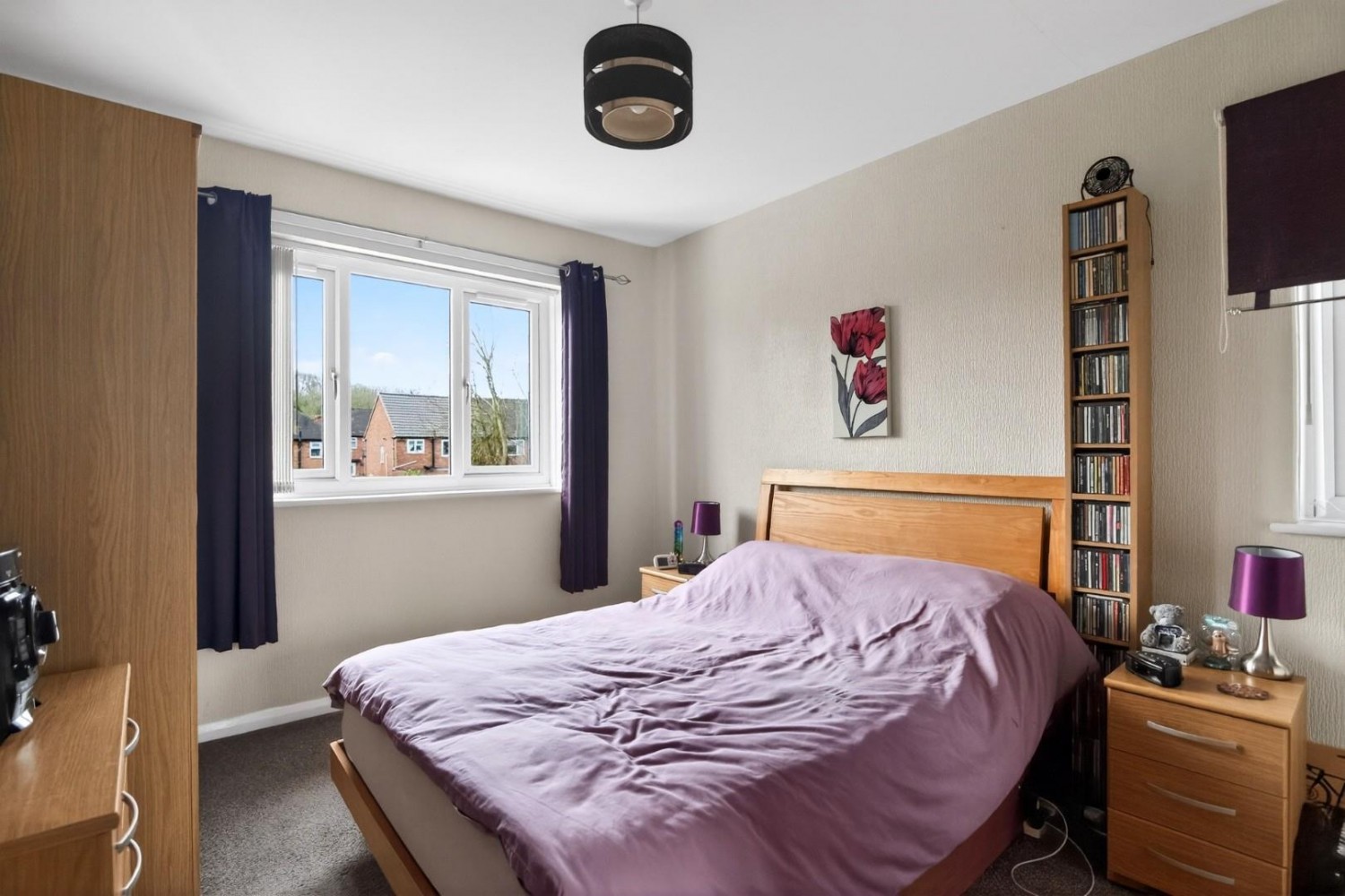 Rosalind Avenue, Woodsetton