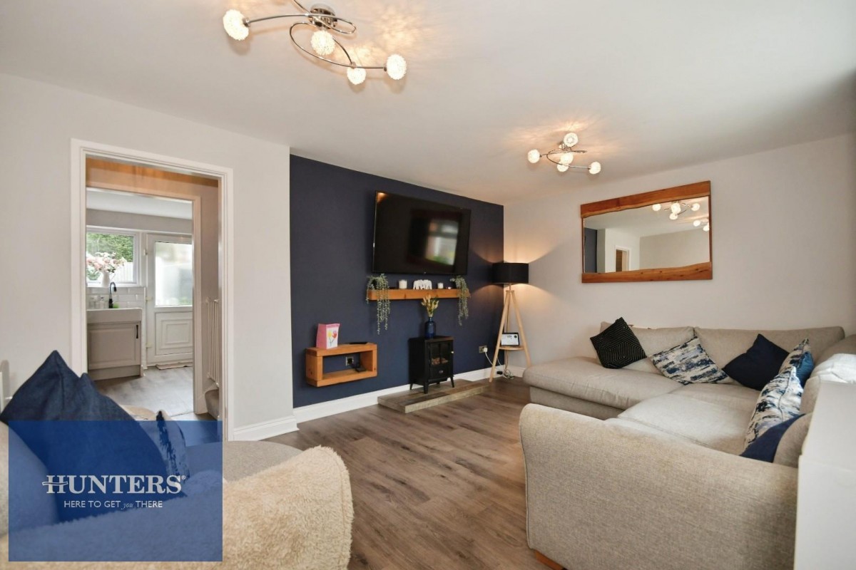 Cornwall Drive, Grassmoor, Chesterfield, S42 5DX