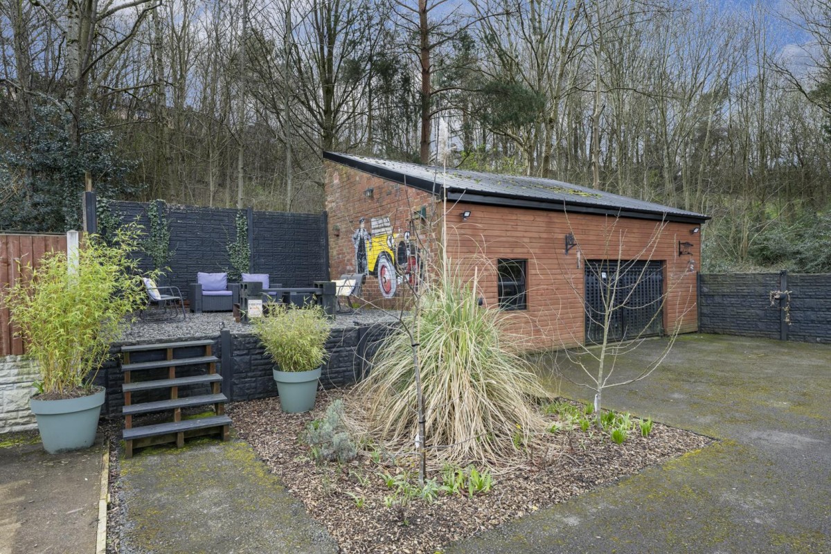 Banners Street, Halesowen, B63 2SF