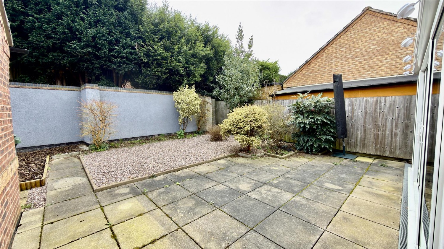 Field Close, Kettlebrook