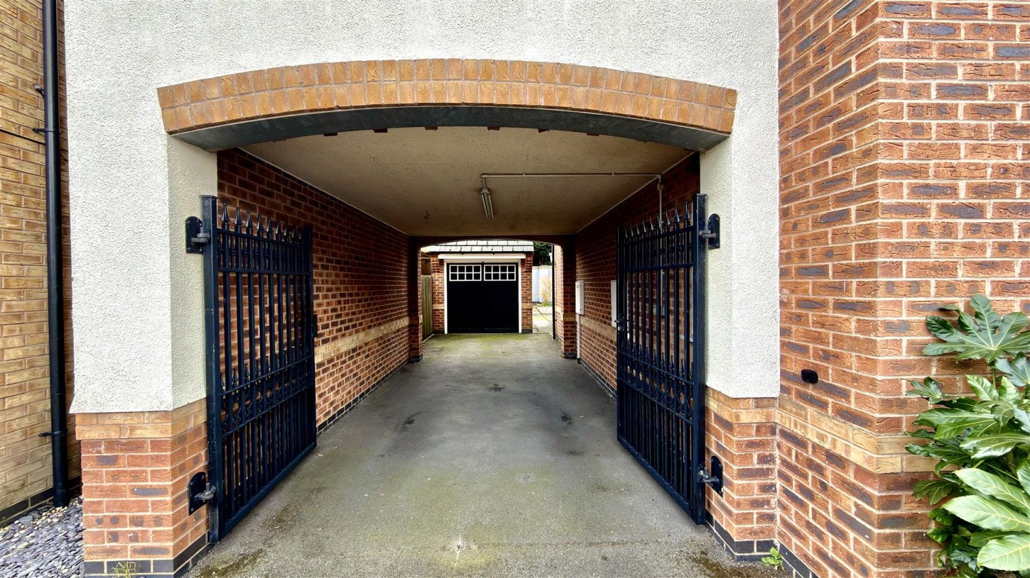 Field Close, Kettlebrook